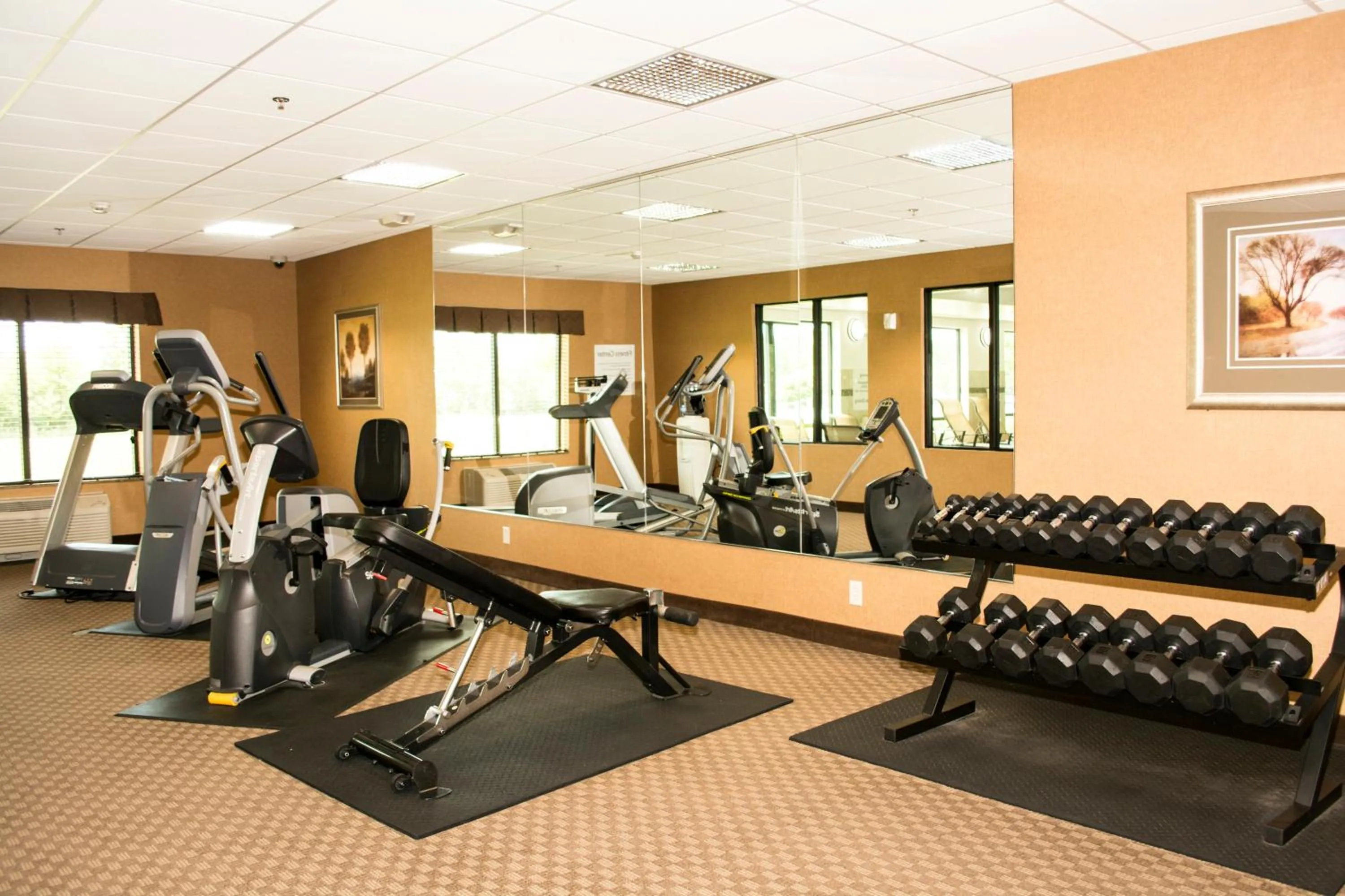 Spa and wellness centre/facilities in Holiday Inn Express & Suites - Mason City by IHG