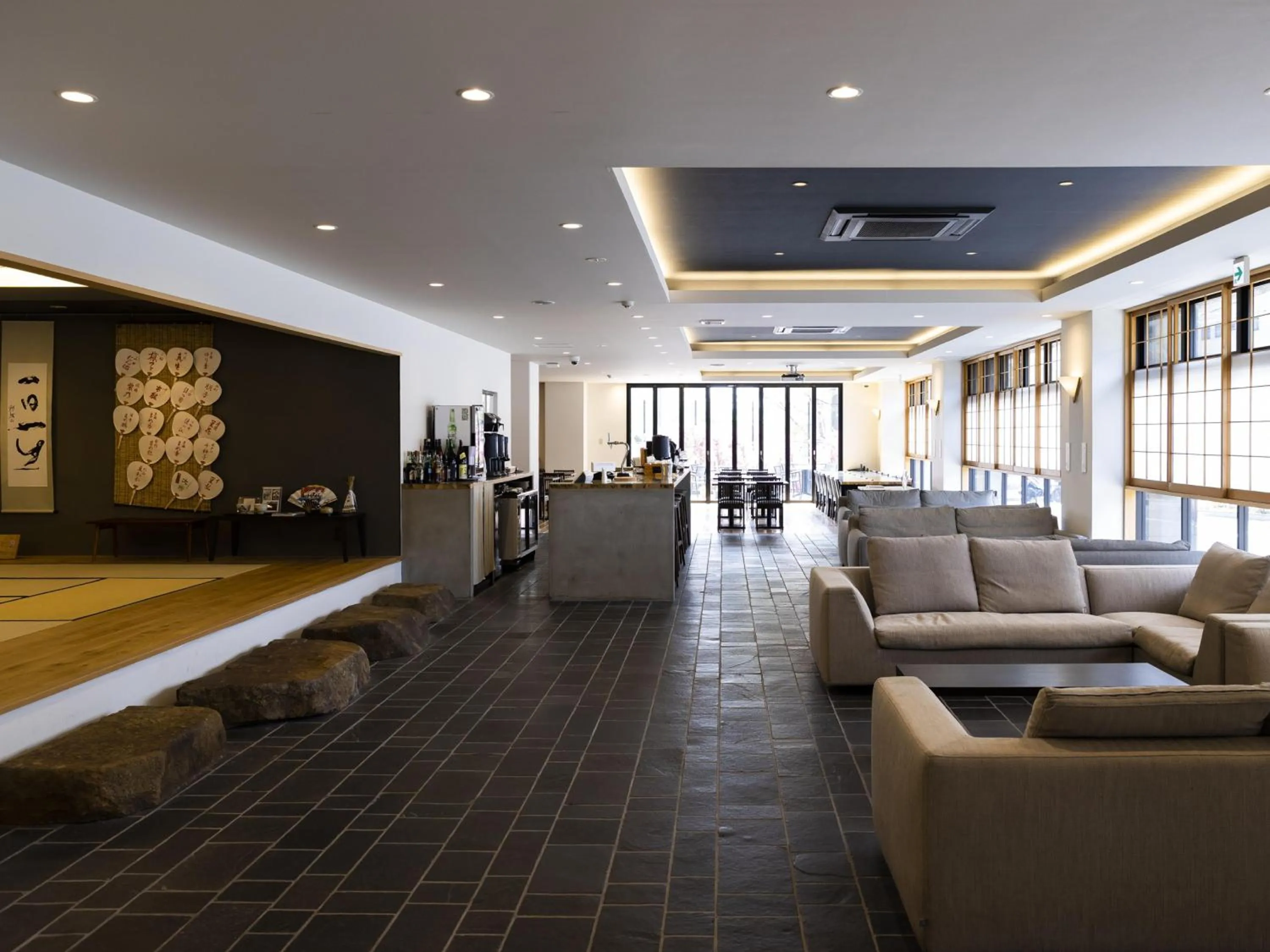 Lobby or reception in Ariston Hotel Kyoto Jujo