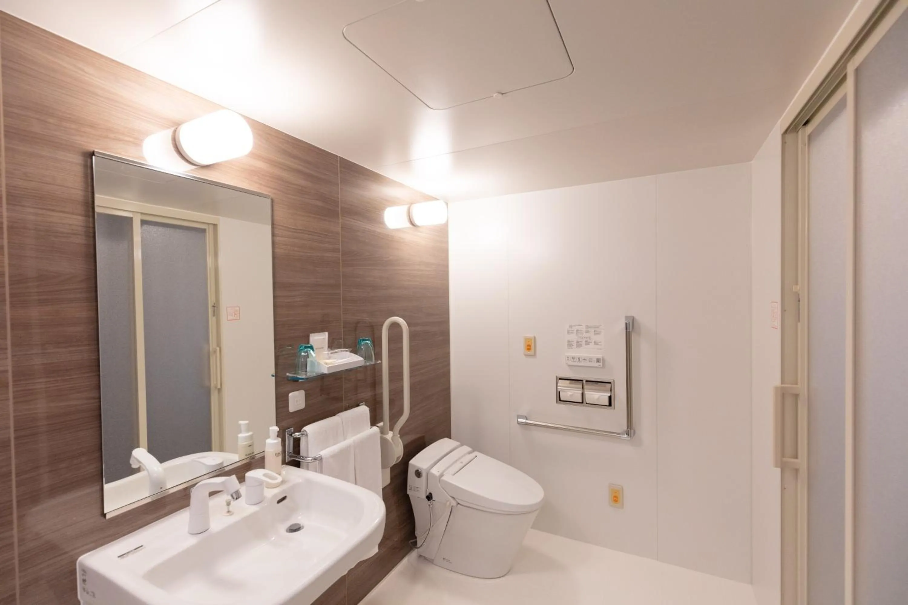 Bathroom in Ariston Hotel Kyoto Jujo