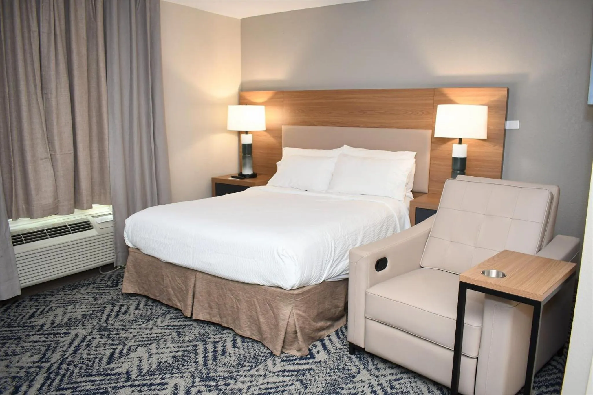 Photo of the whole room, Bed in Candlewood Suites San Antonio Downtown by IHG