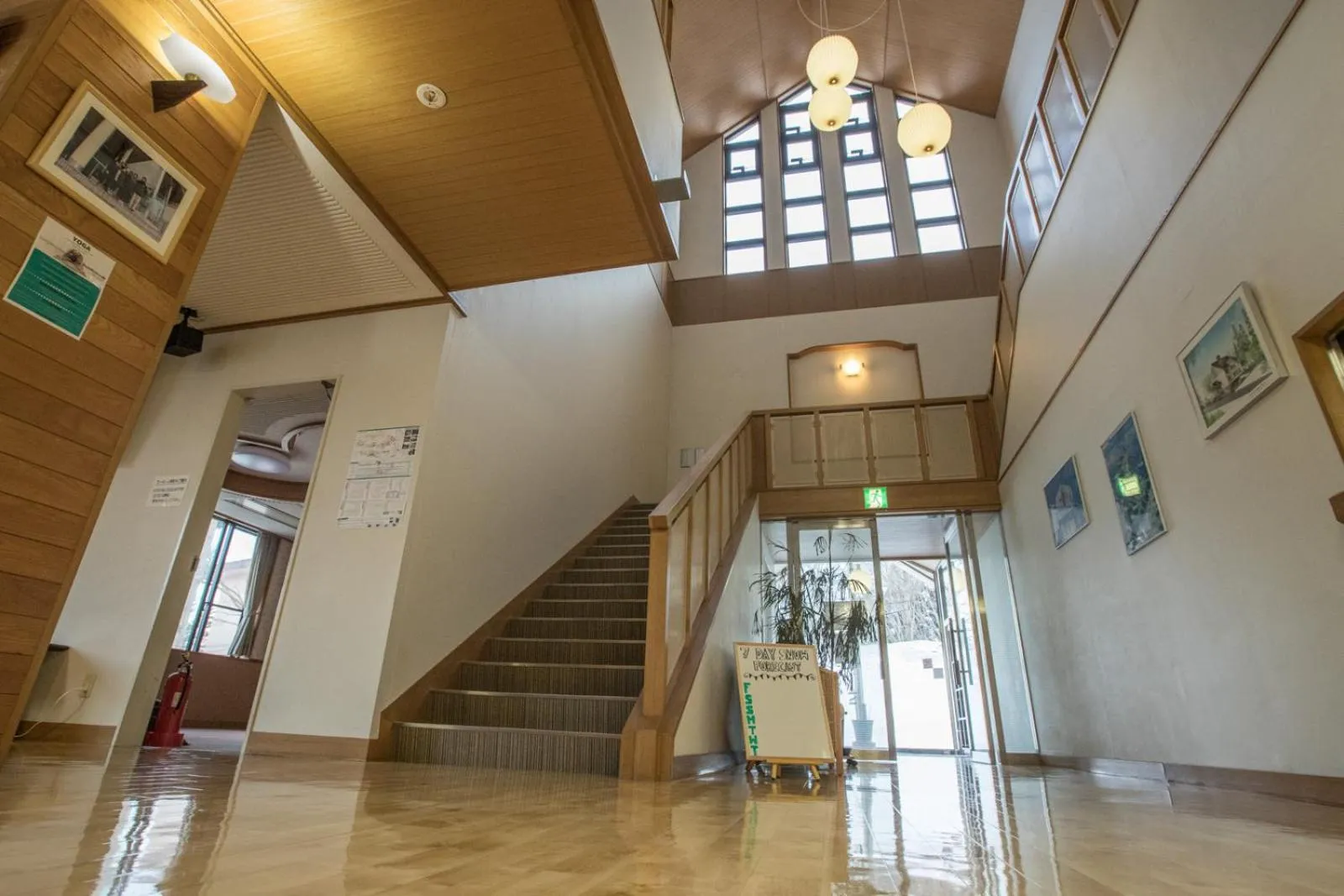 Lobby or reception in Refre Hotel