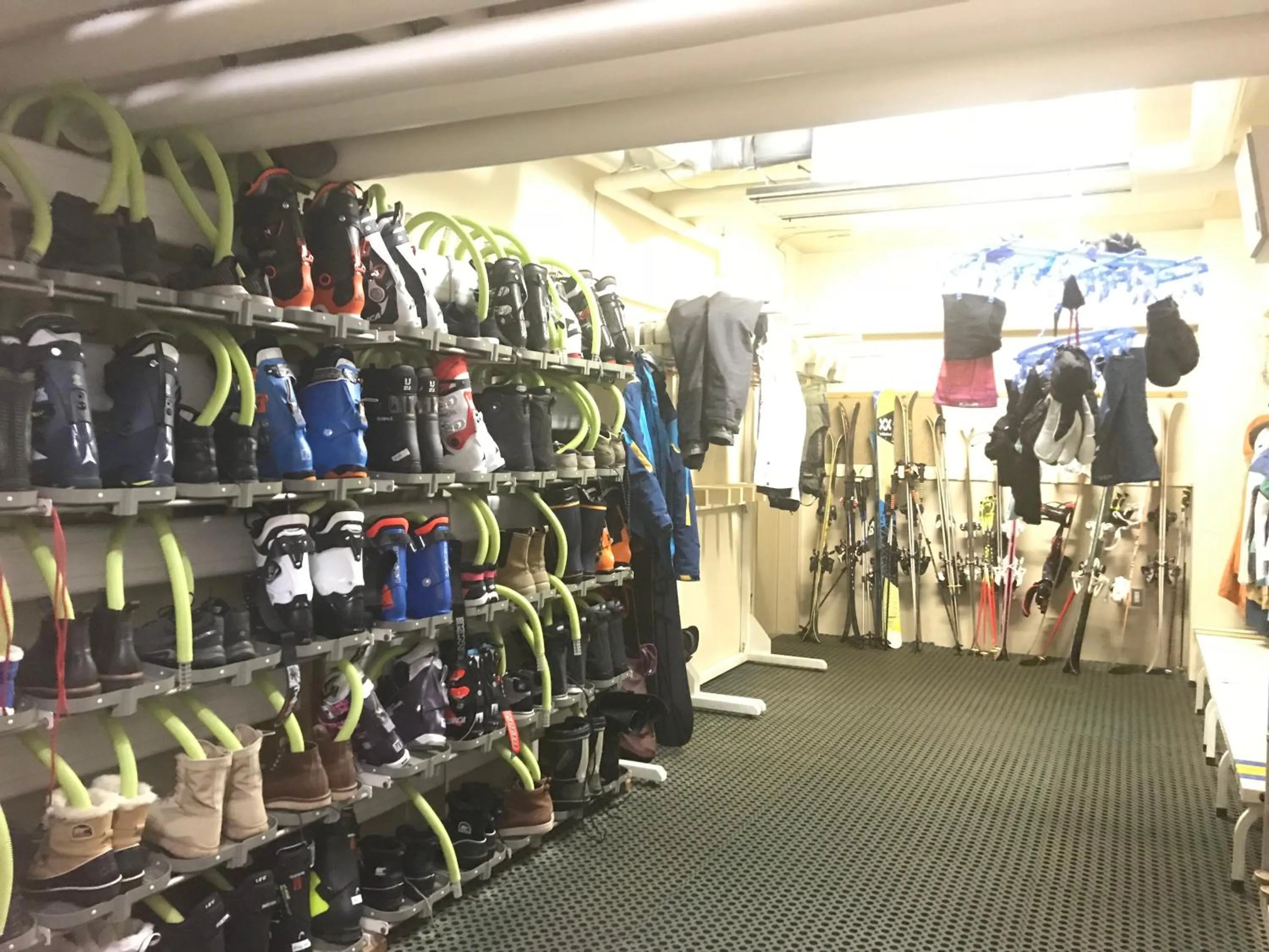 Area and facilities in Refre Hotel