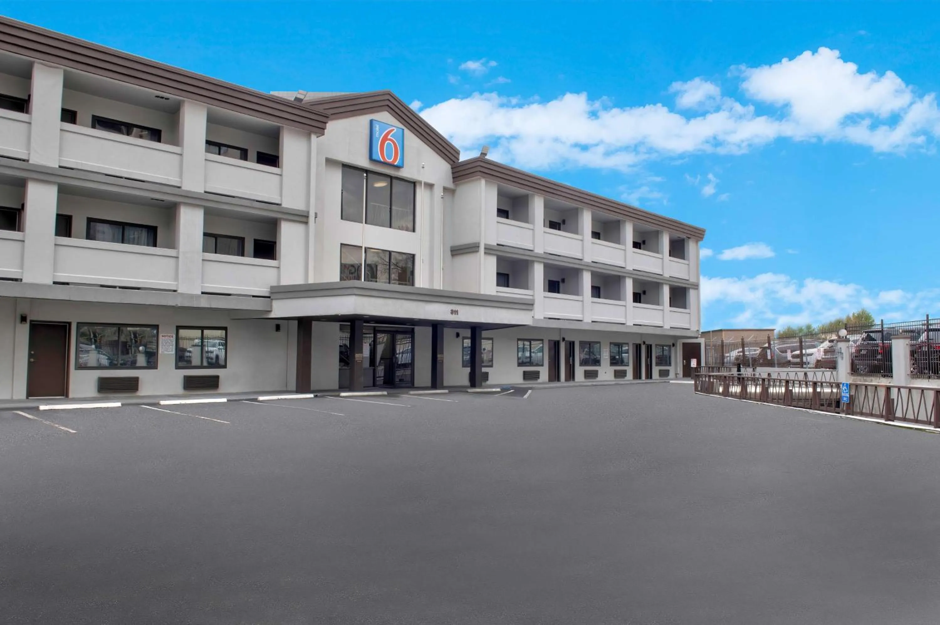 Property building in Motel 6-Atlanta, GA - Downtown