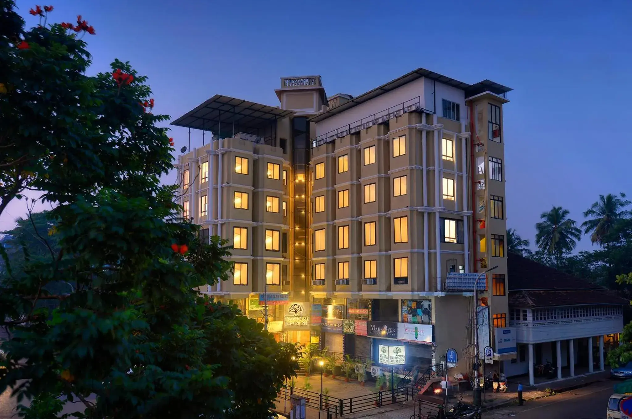 TreeHouse Neptune Inn TreeHouse Neptune Inn