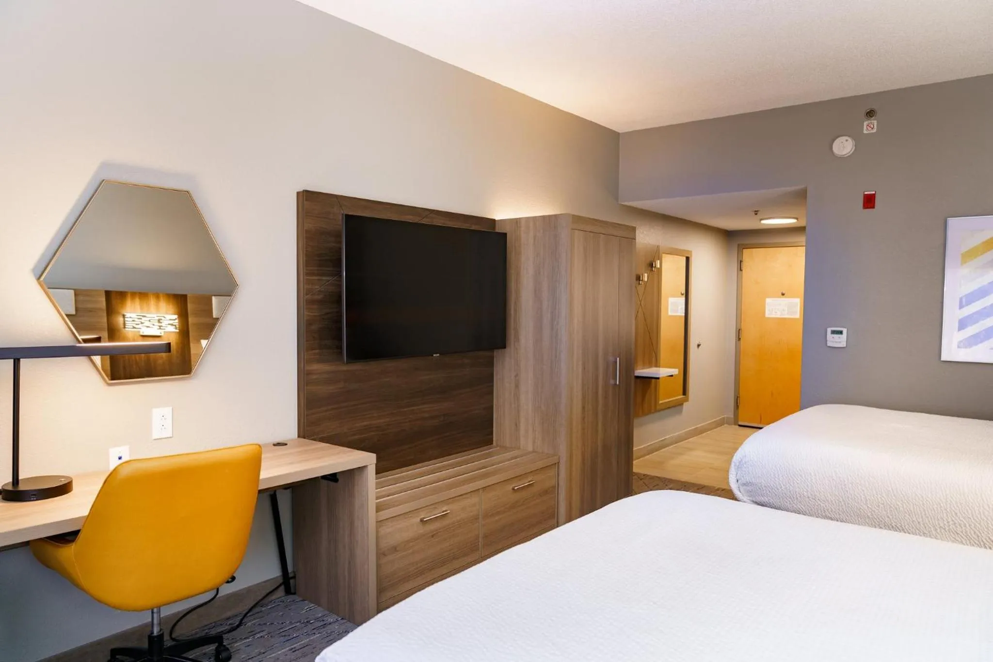 Photo of the whole room, Bed in Holiday Inn Express Hotel Raleigh Southwest by IHG