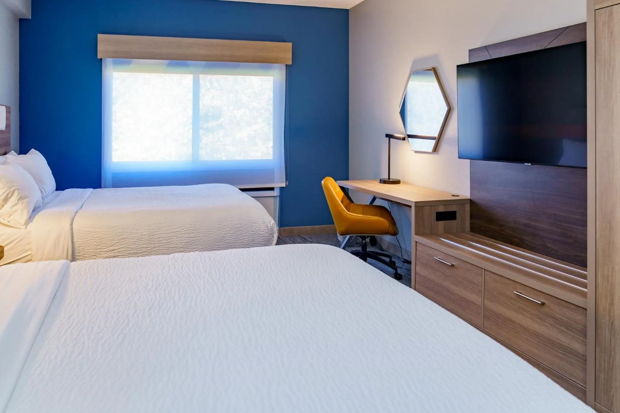 Photo of the whole room, Bed in Holiday Inn Express Hotel Raleigh Southwest by IHG