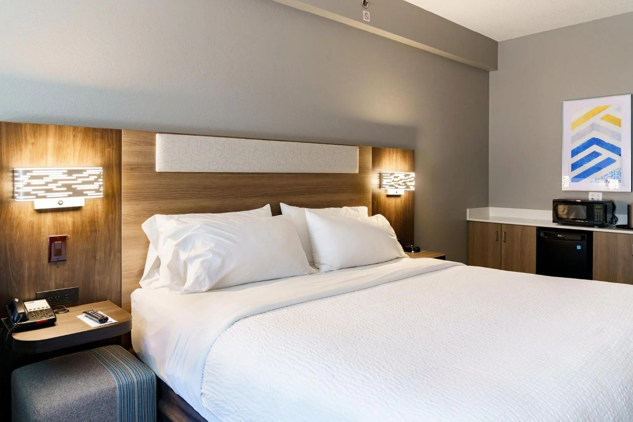 Photo of the whole room, Bed in Holiday Inn Express Hotel Raleigh Southwest by IHG