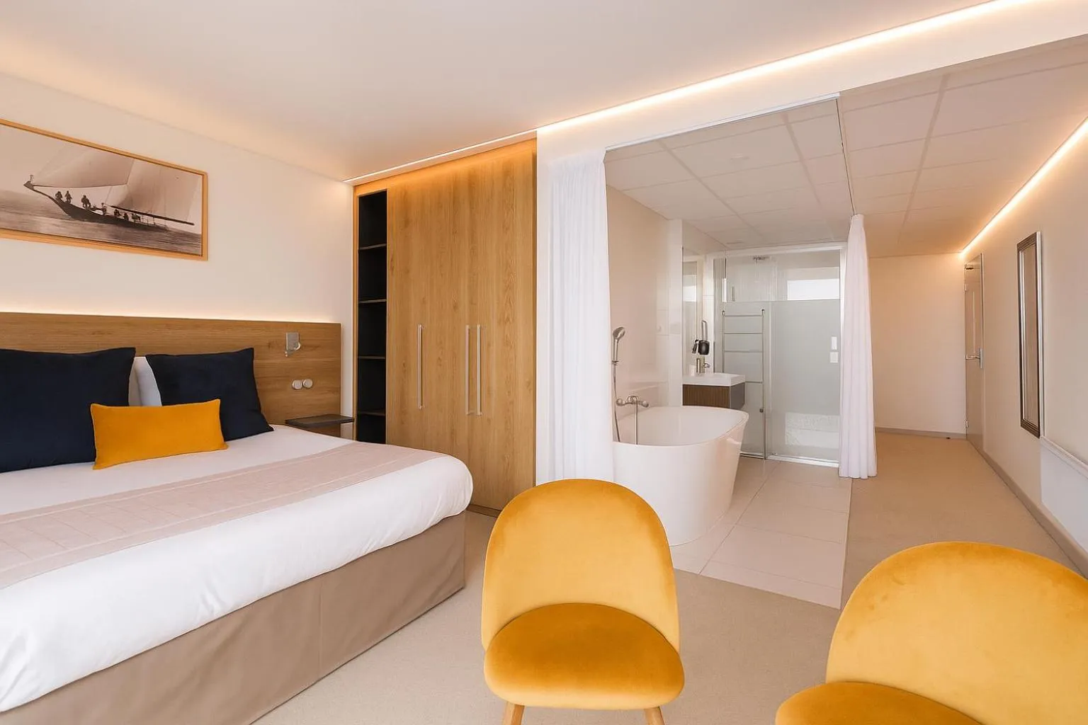 Bed in Le Nautica Hôtel