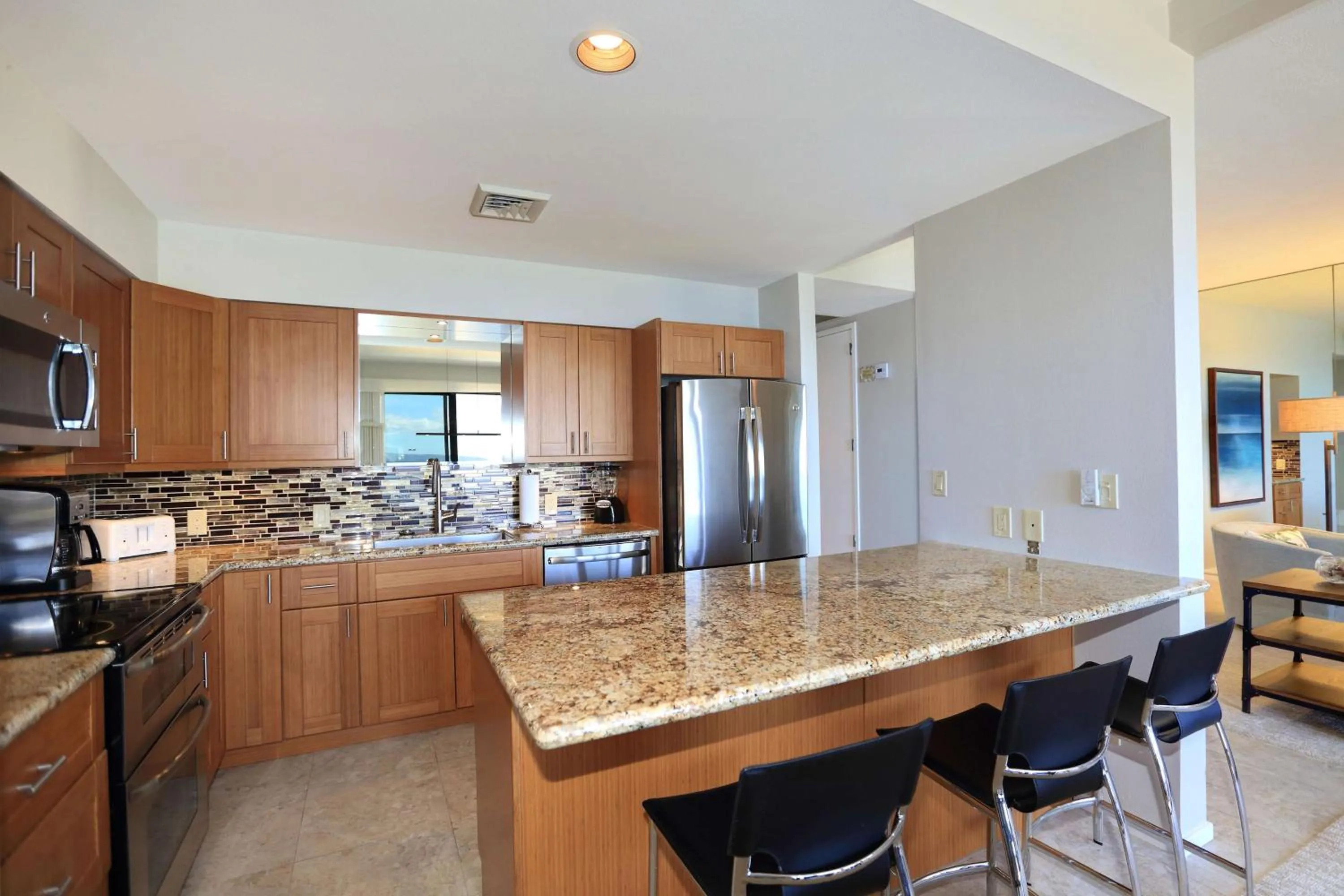 Photo of the whole room in Makena Surf- CoralTree Residence Collection