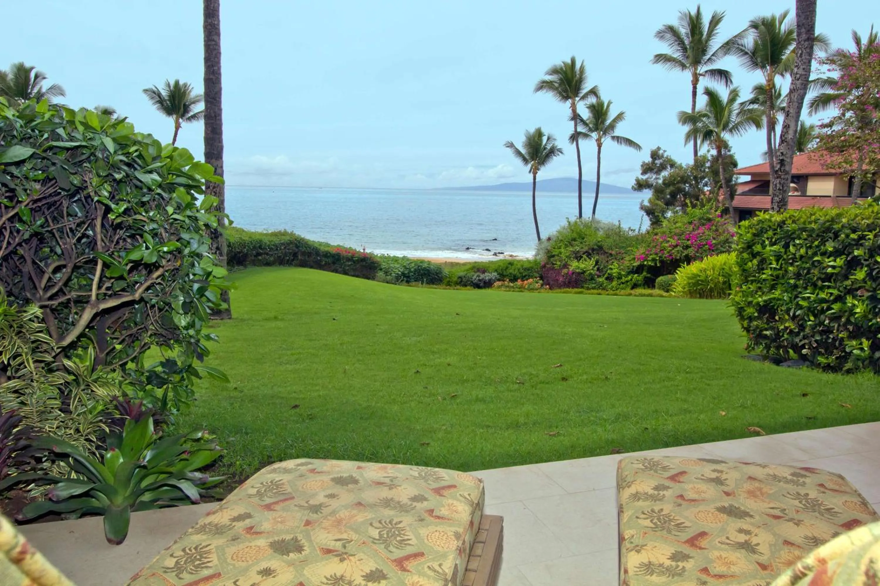 Photo of the whole room in Makena Surf- CoralTree Residence Collection