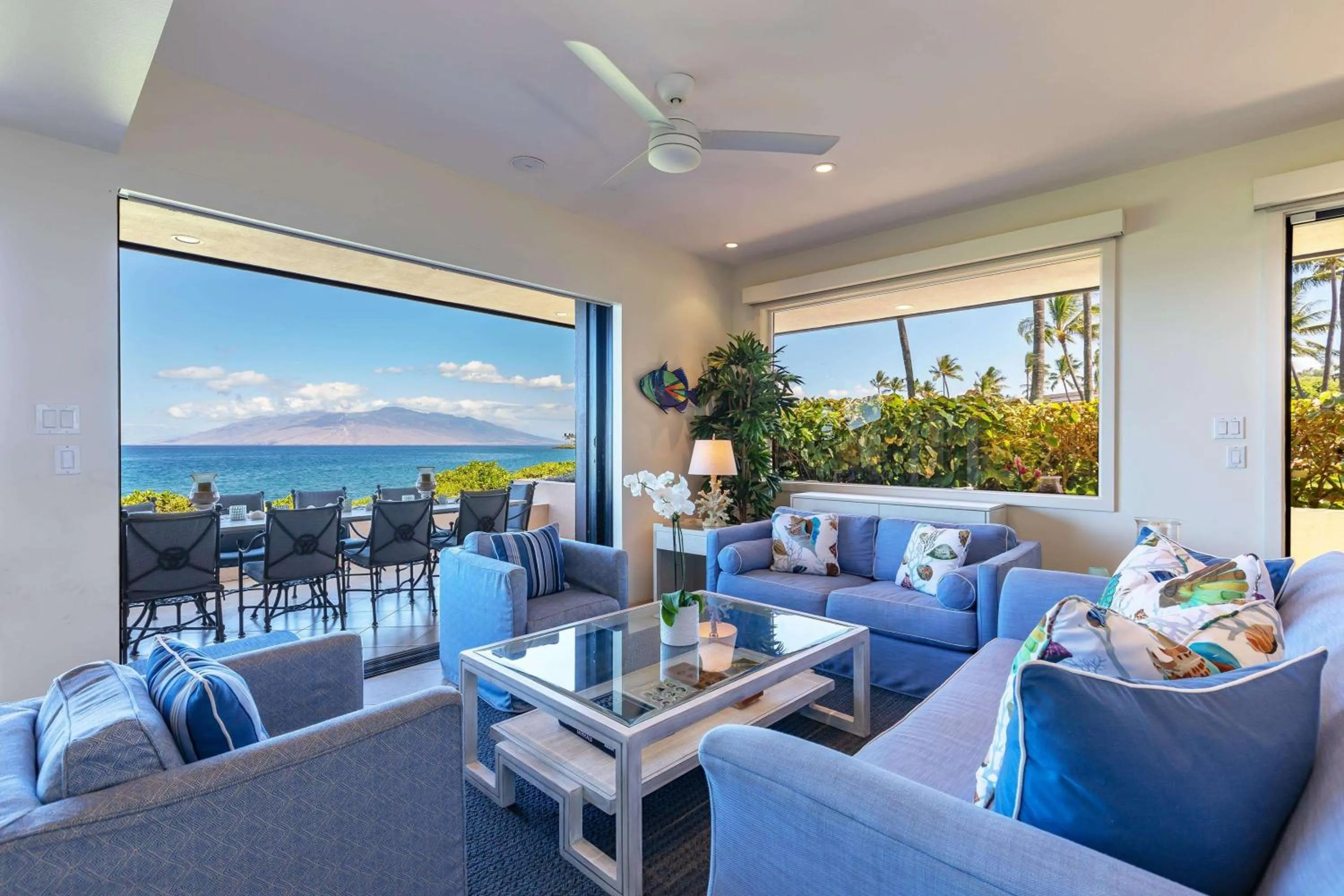 Photo of the whole room in Makena Surf- CoralTree Residence Collection