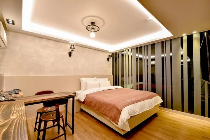 Bed in Ulsan Hotel 109
