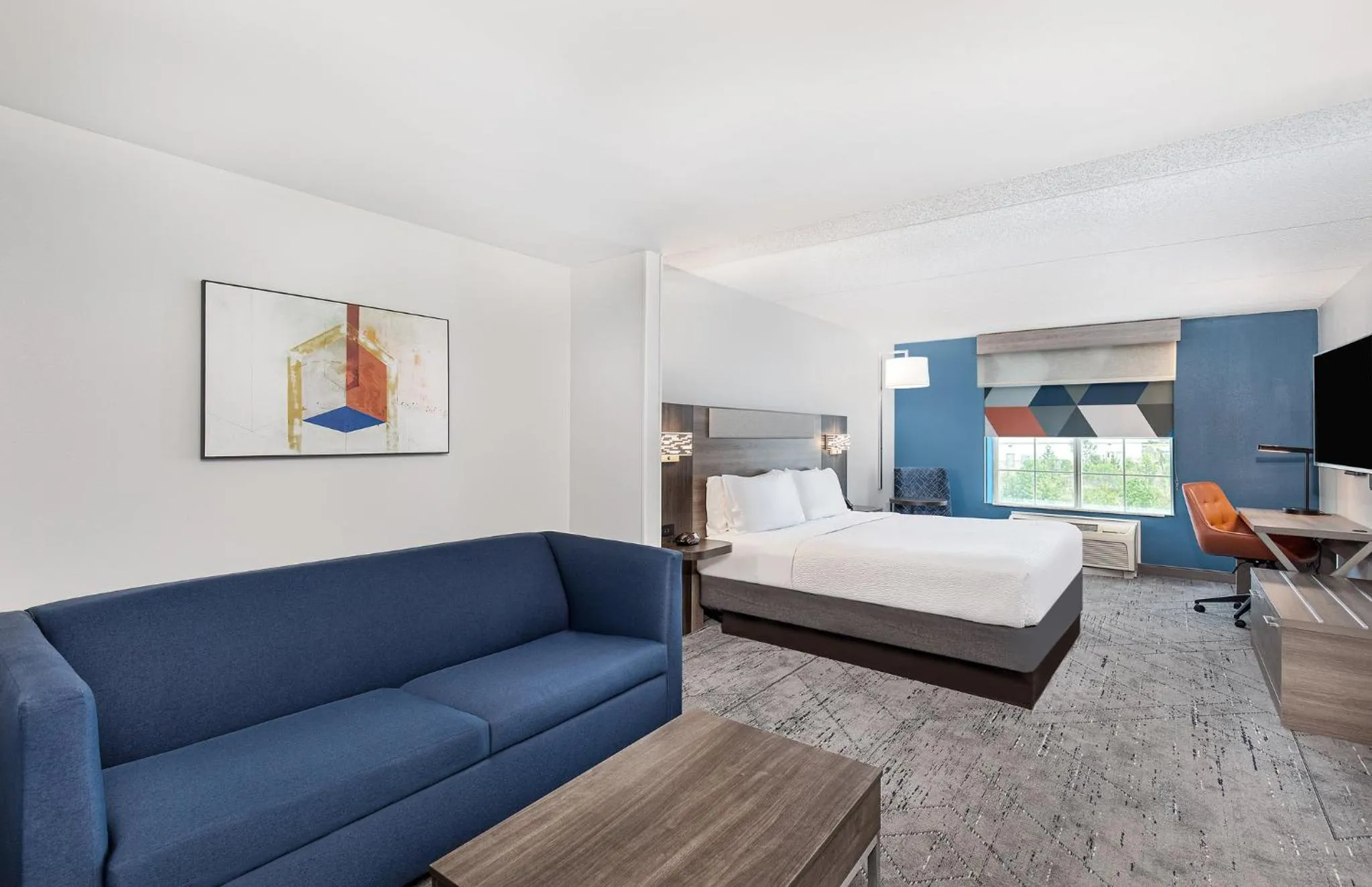 Photo of the whole room, Bed in Holiday Inn Express & Suites Columbus at Northlake by IHG