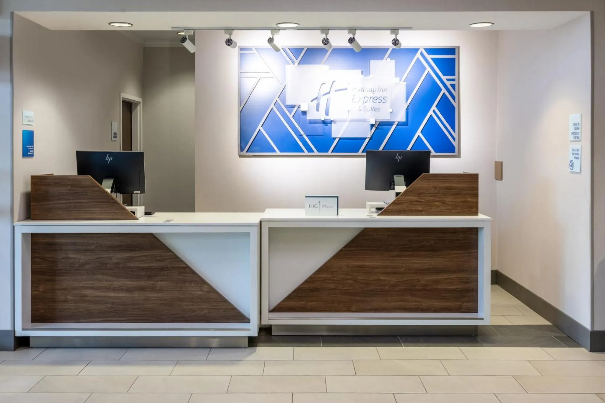 Property building in Holiday Inn Express & Suites Columbus at Northlake by IHG