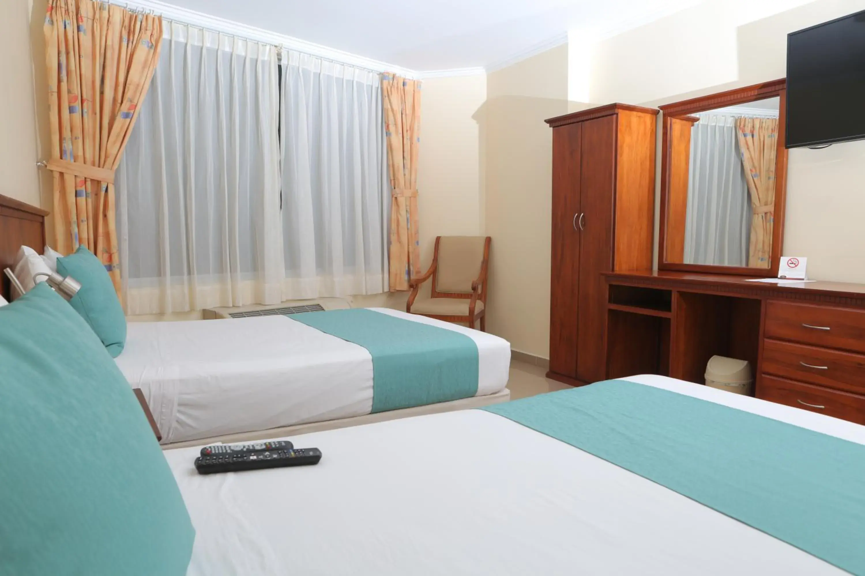 Twin Room in Hotel El Marqués Twin Room in Hotel El Marqués