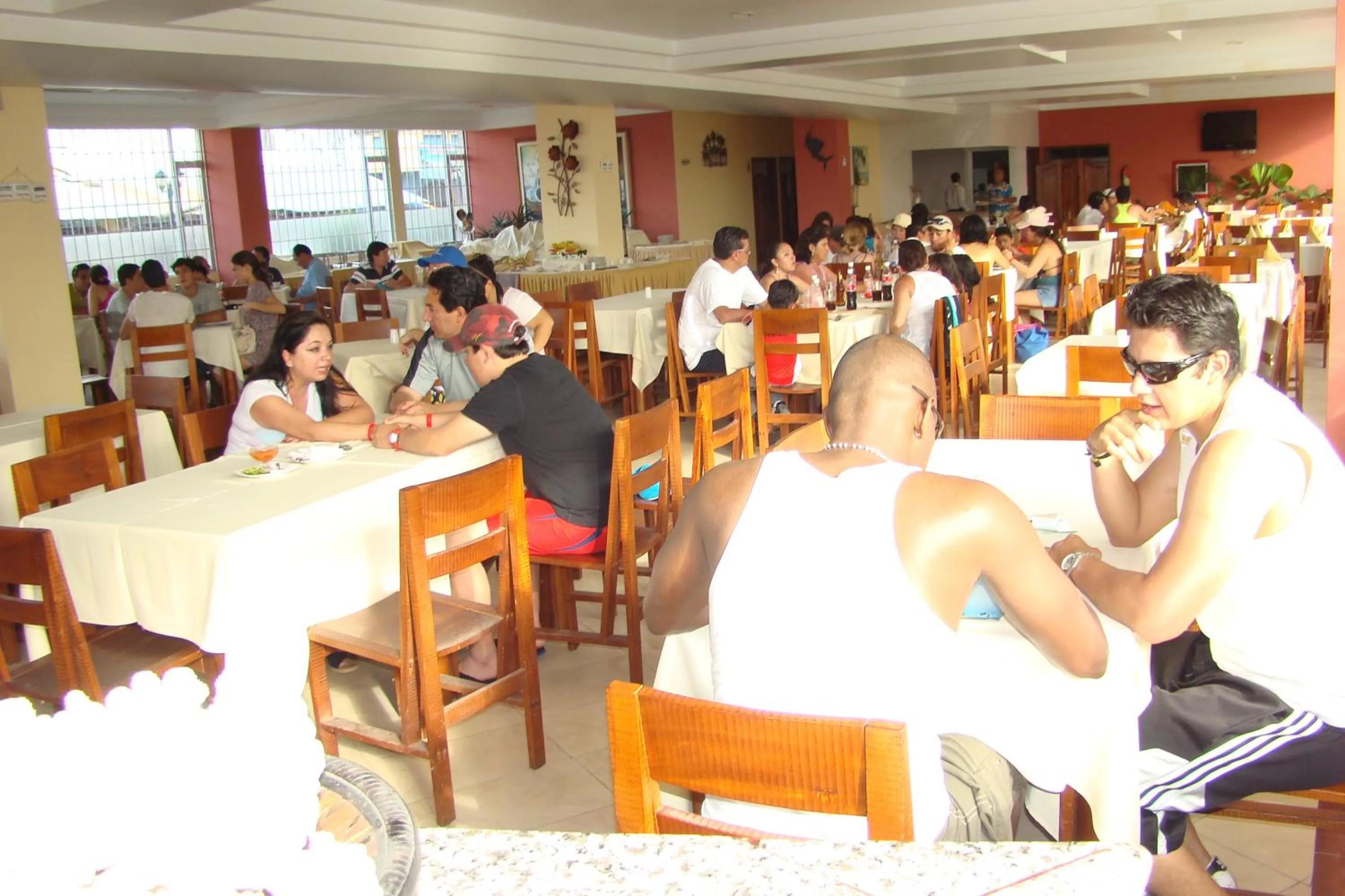 Restaurant/places to eat in Hotel El Marqués