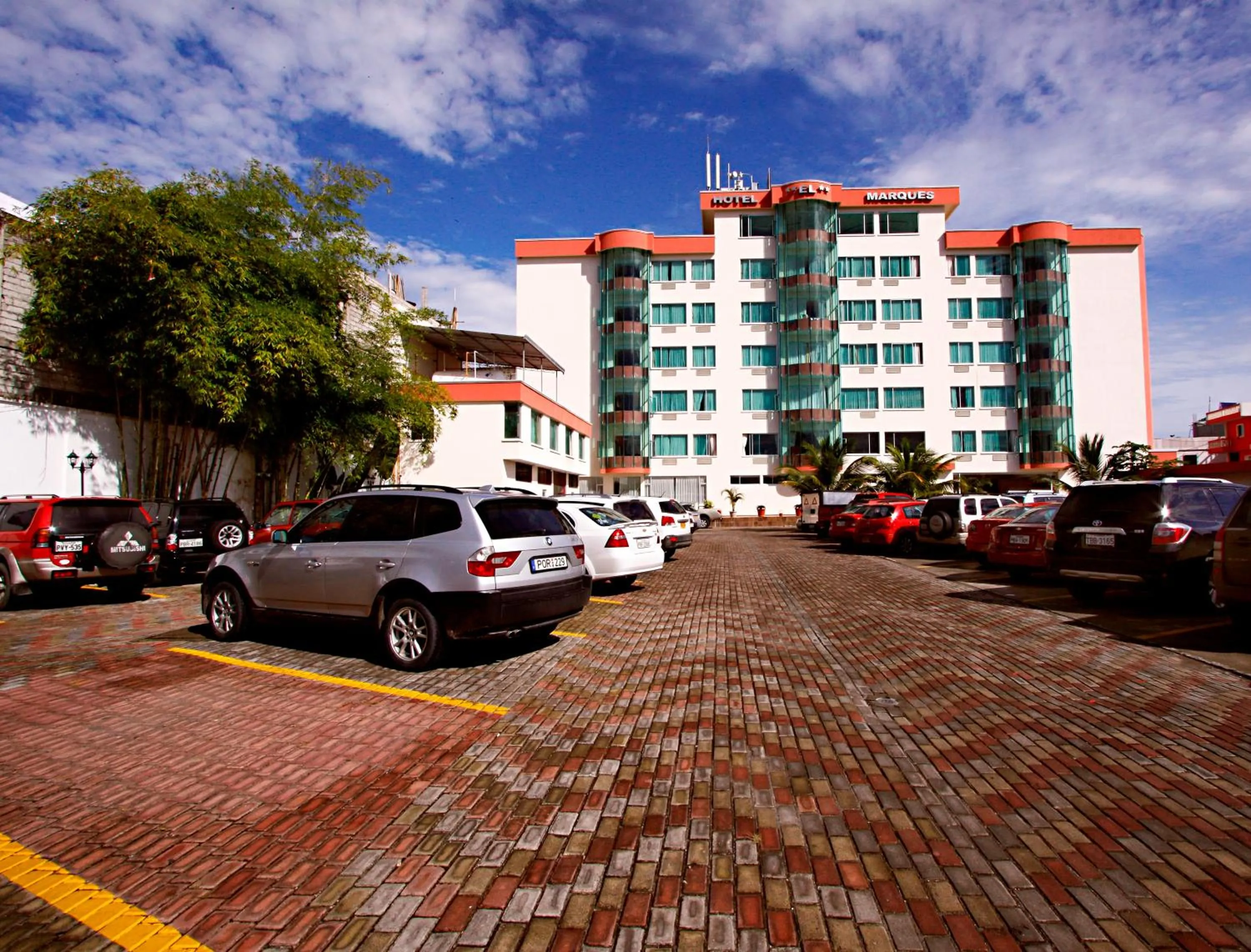 Facade/entrance in Hotel El Marqués