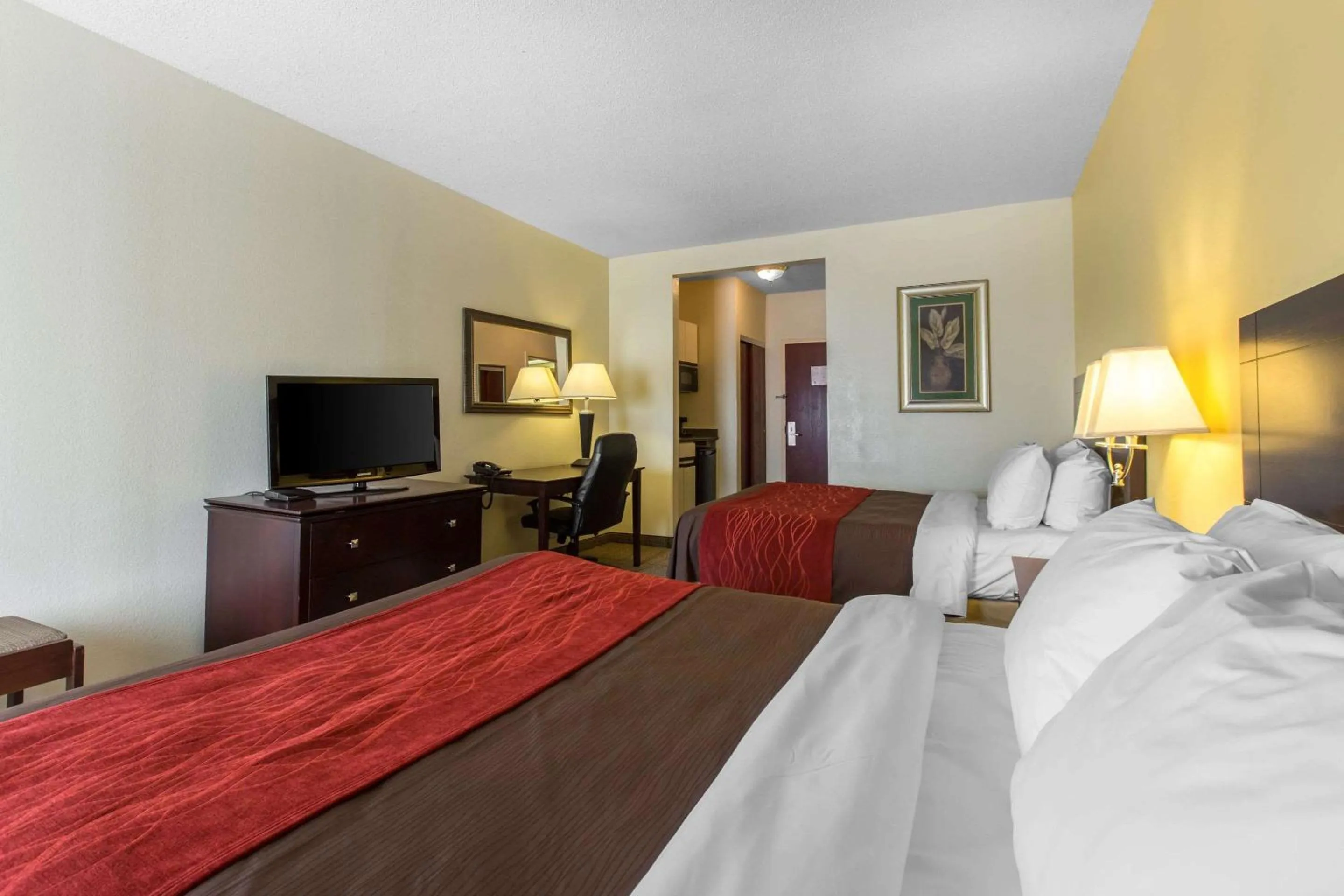 Photo of the whole room in Comfort Inn & Suites Thomson