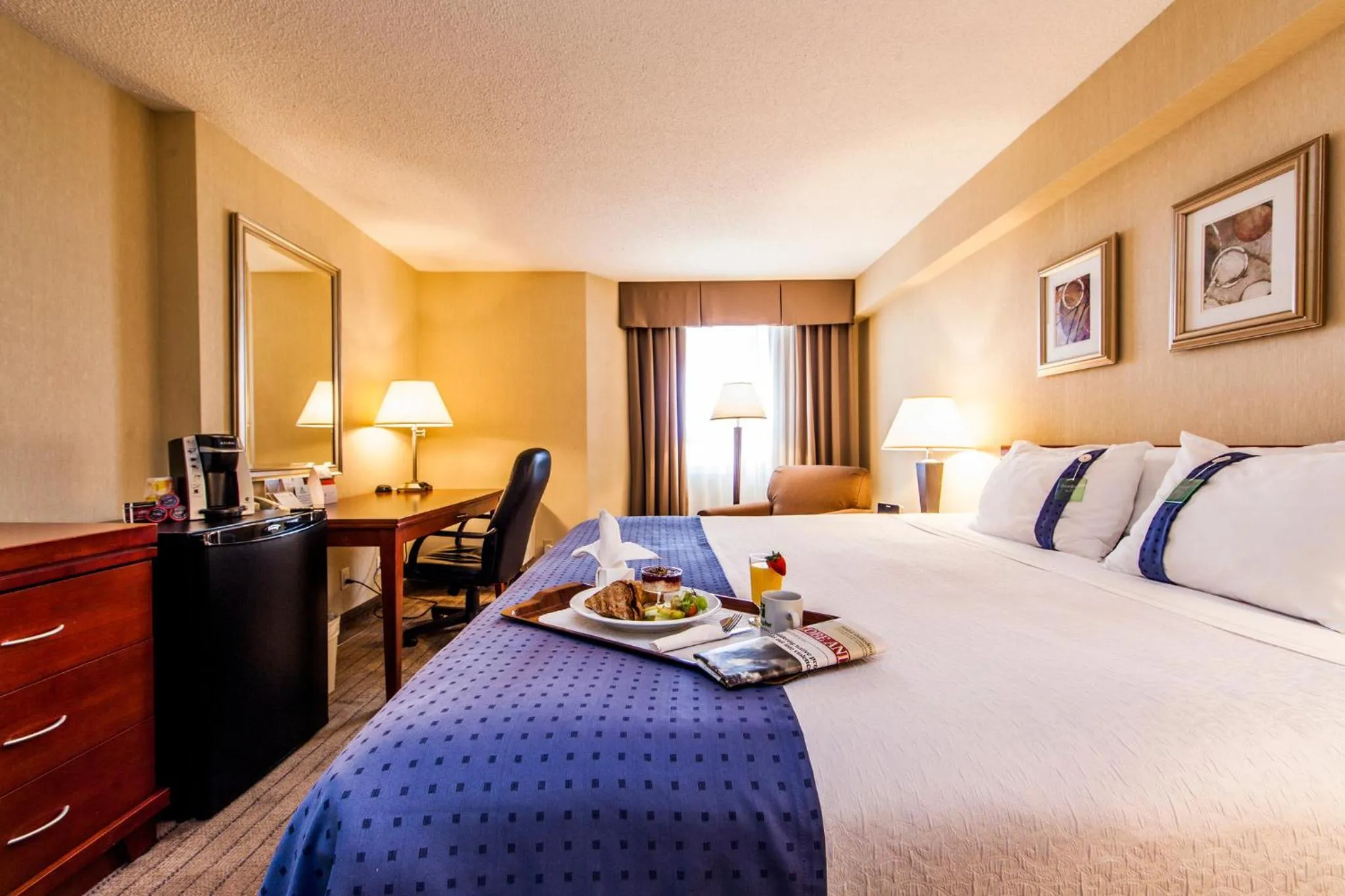 Photo of the whole room, Bed in Holiday Inn Laval Montreal by IHG