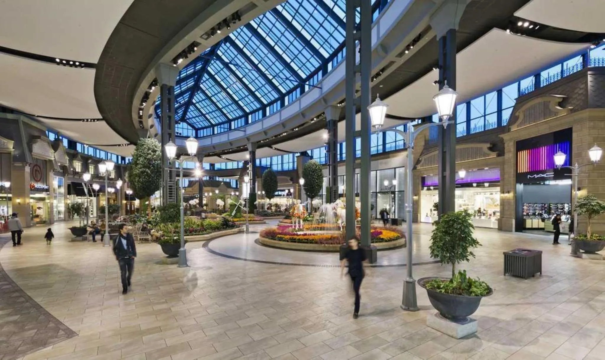 Nearby landmark in Holiday Inn Laval Montreal by IHG