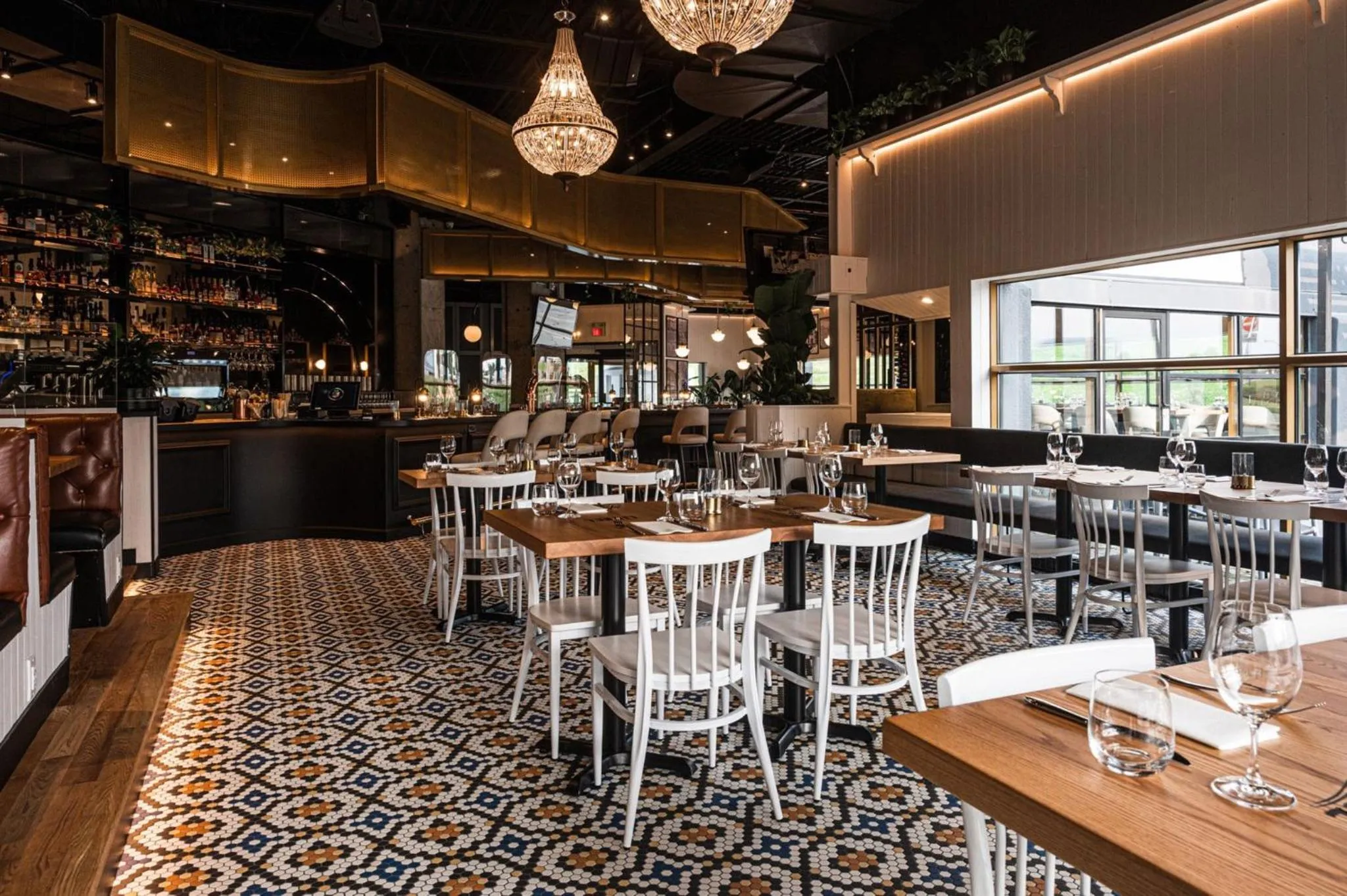 Restaurant/places to eat in Holiday Inn Laval Montreal by IHG