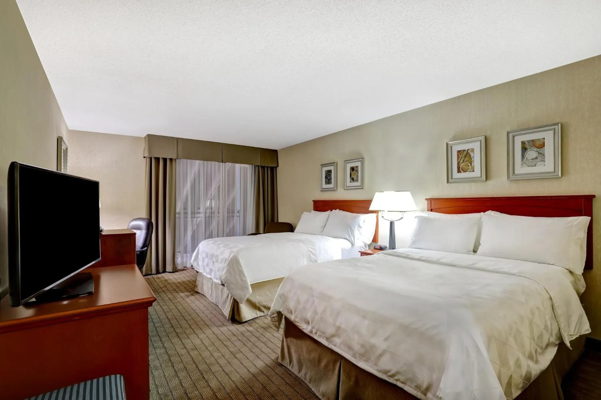 Photo of the whole room, Bed in Holiday Inn Laval Montreal by IHG