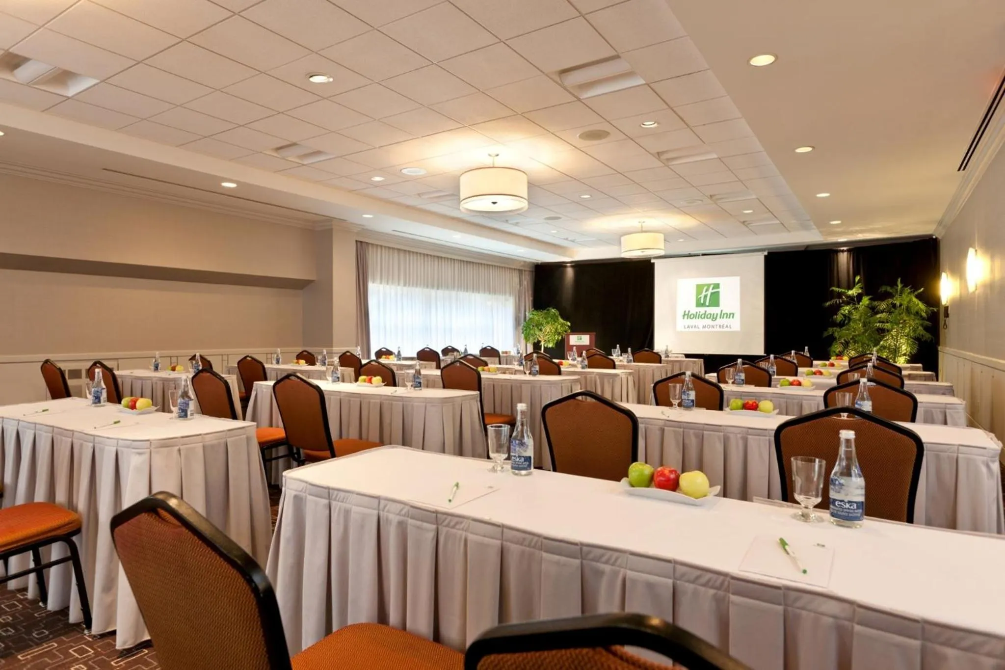 Meeting/conference room in Holiday Inn Laval Montreal by IHG
