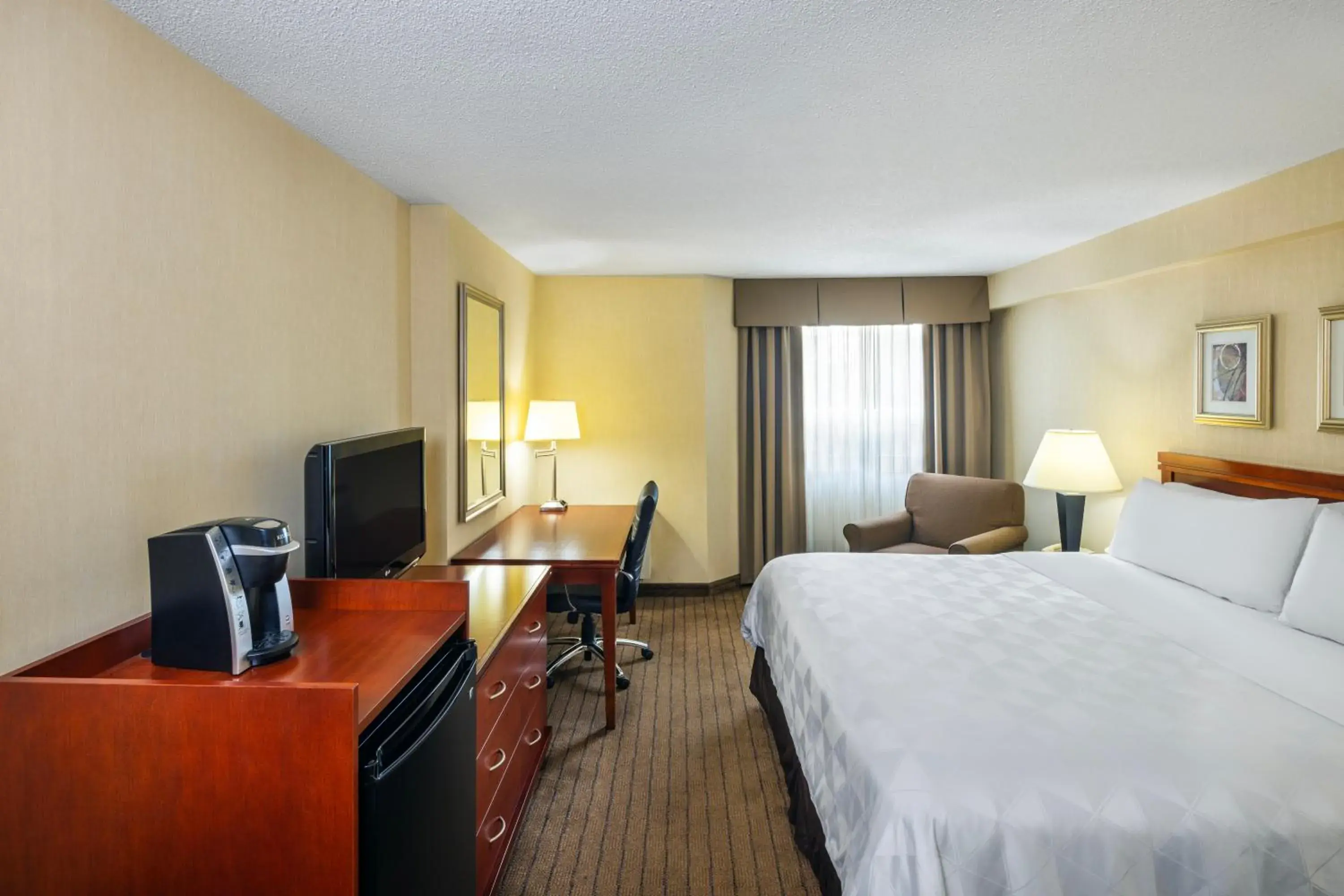 Premium King Room in Holiday Inn Laval Montreal by IHG Premium King Room in Holiday Inn Laval Montreal by IHG