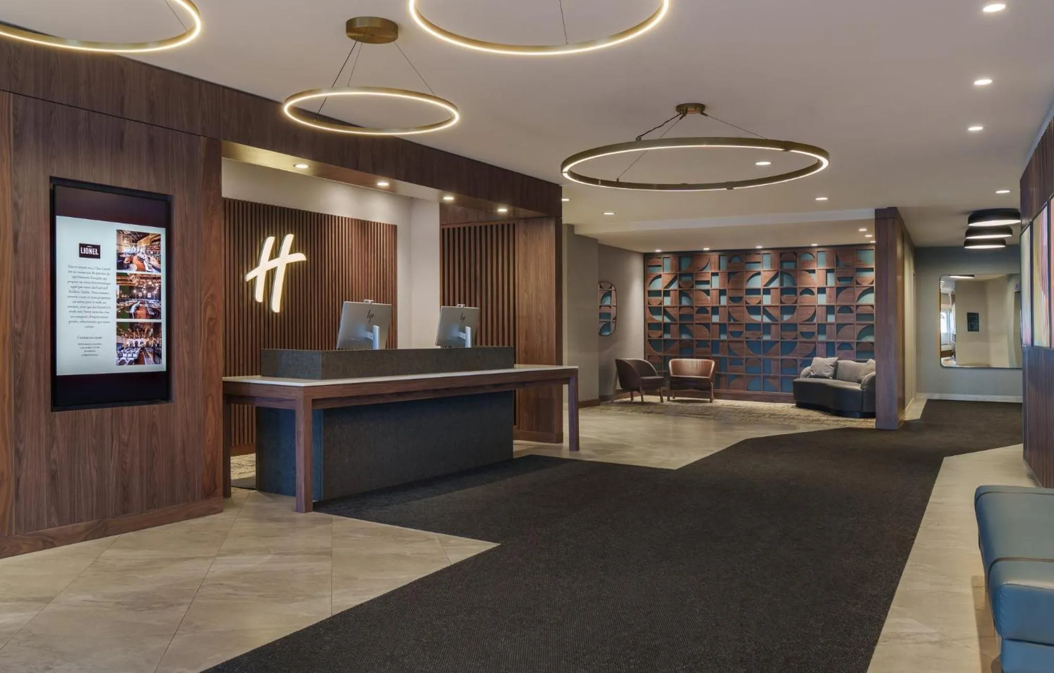 Property building in Holiday Inn Laval Montreal by IHG