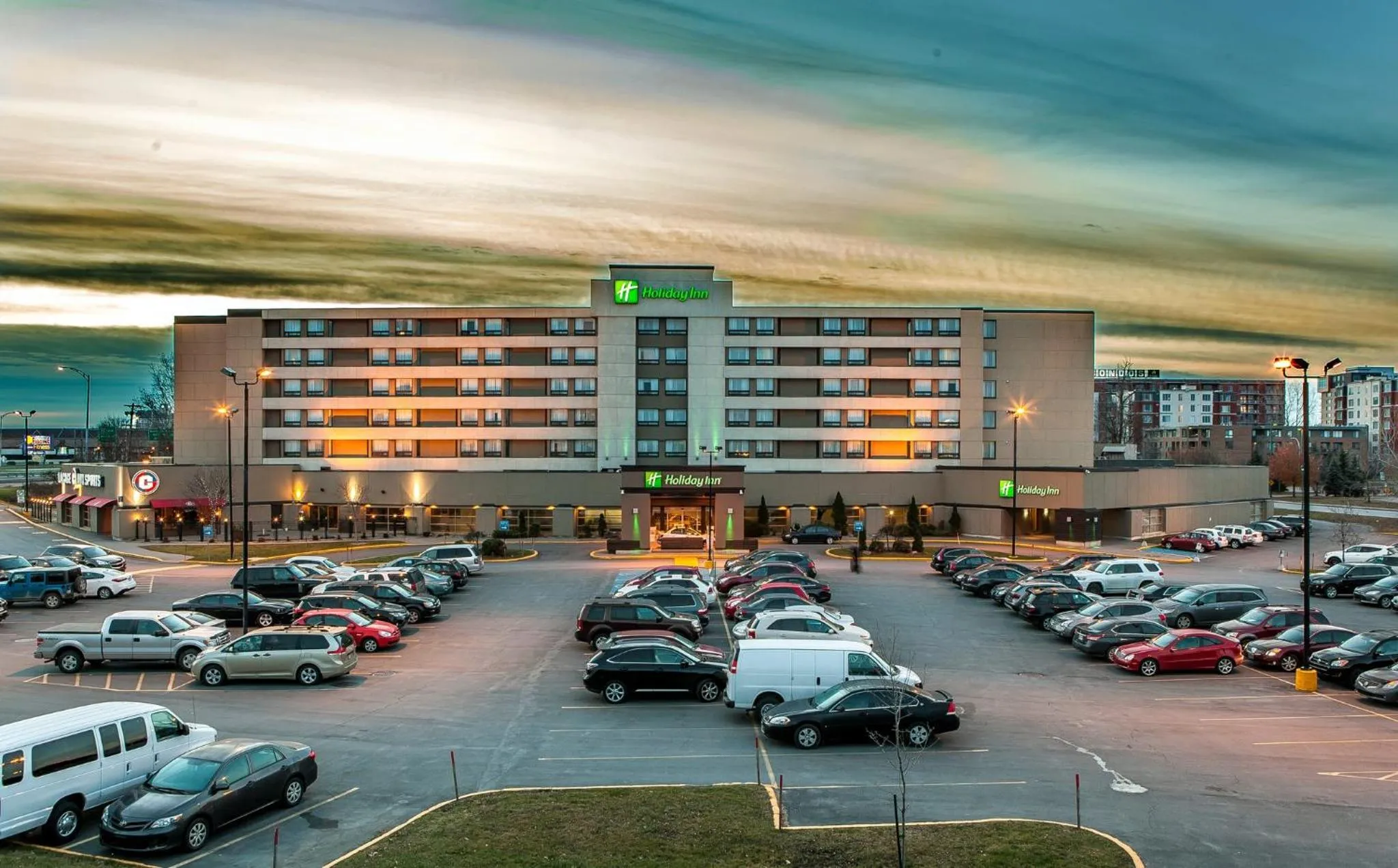 Property building in Holiday Inn Laval Montreal by IHG