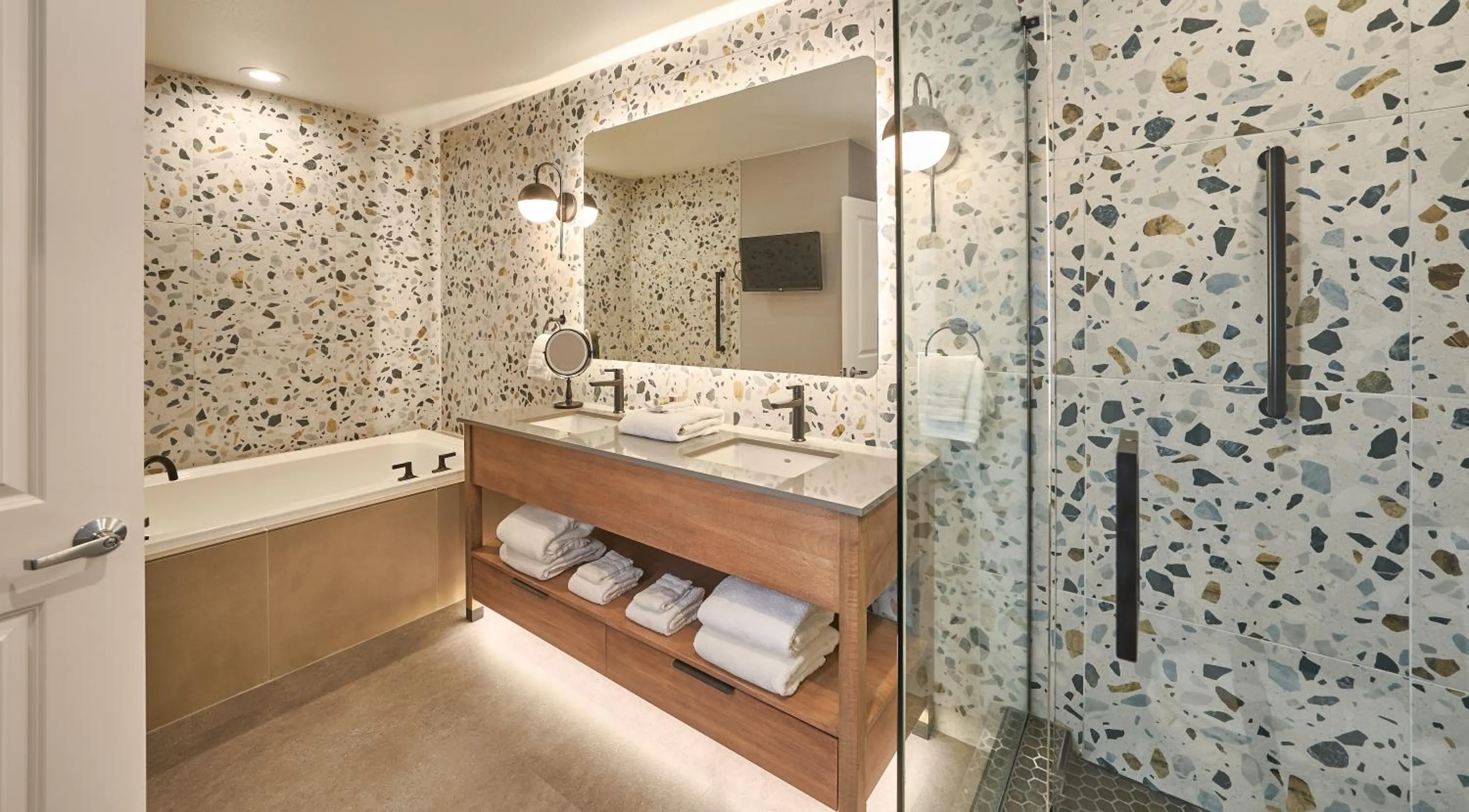 Shower in Surfsand Resort