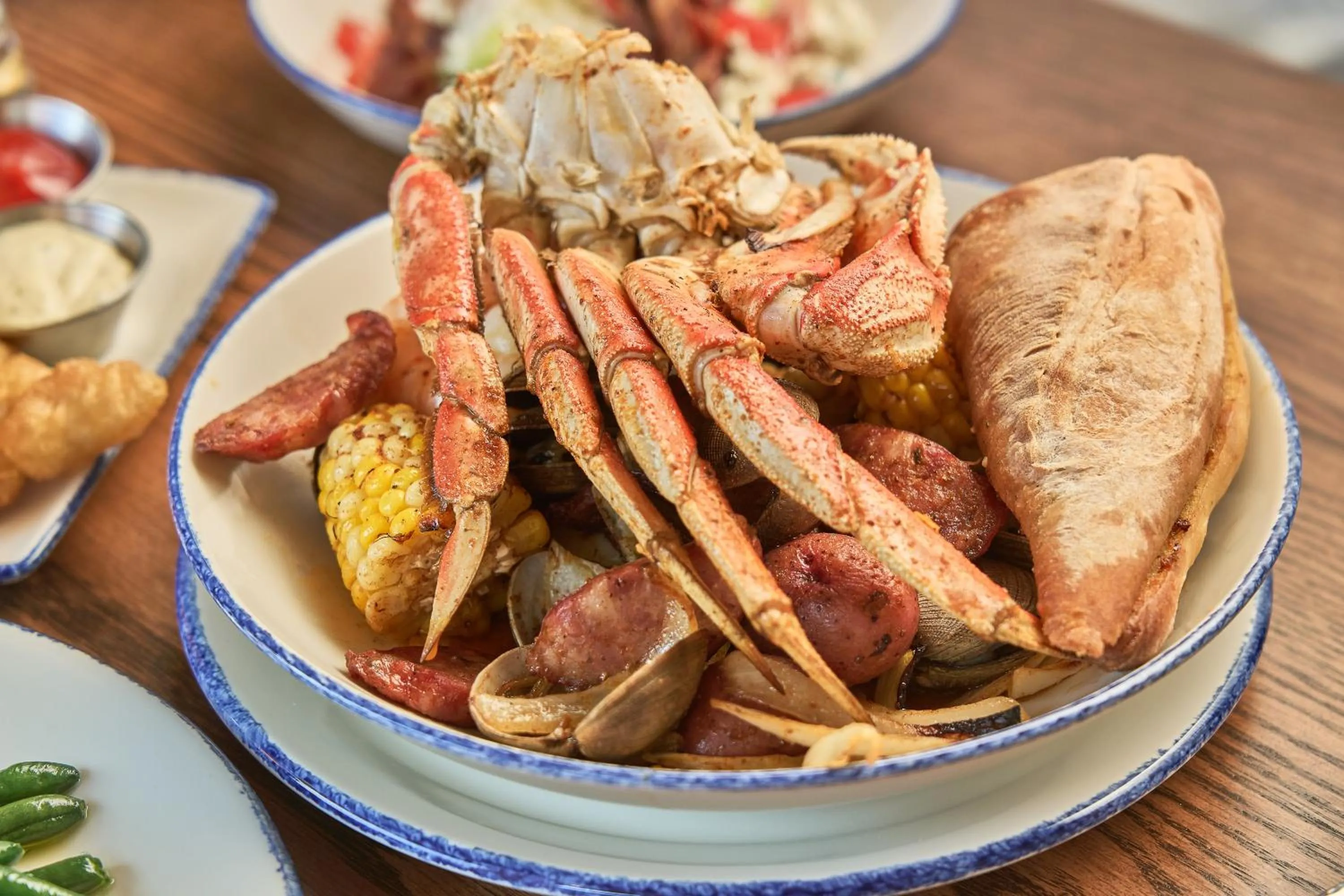 Food and drinks in Surfsand Resort