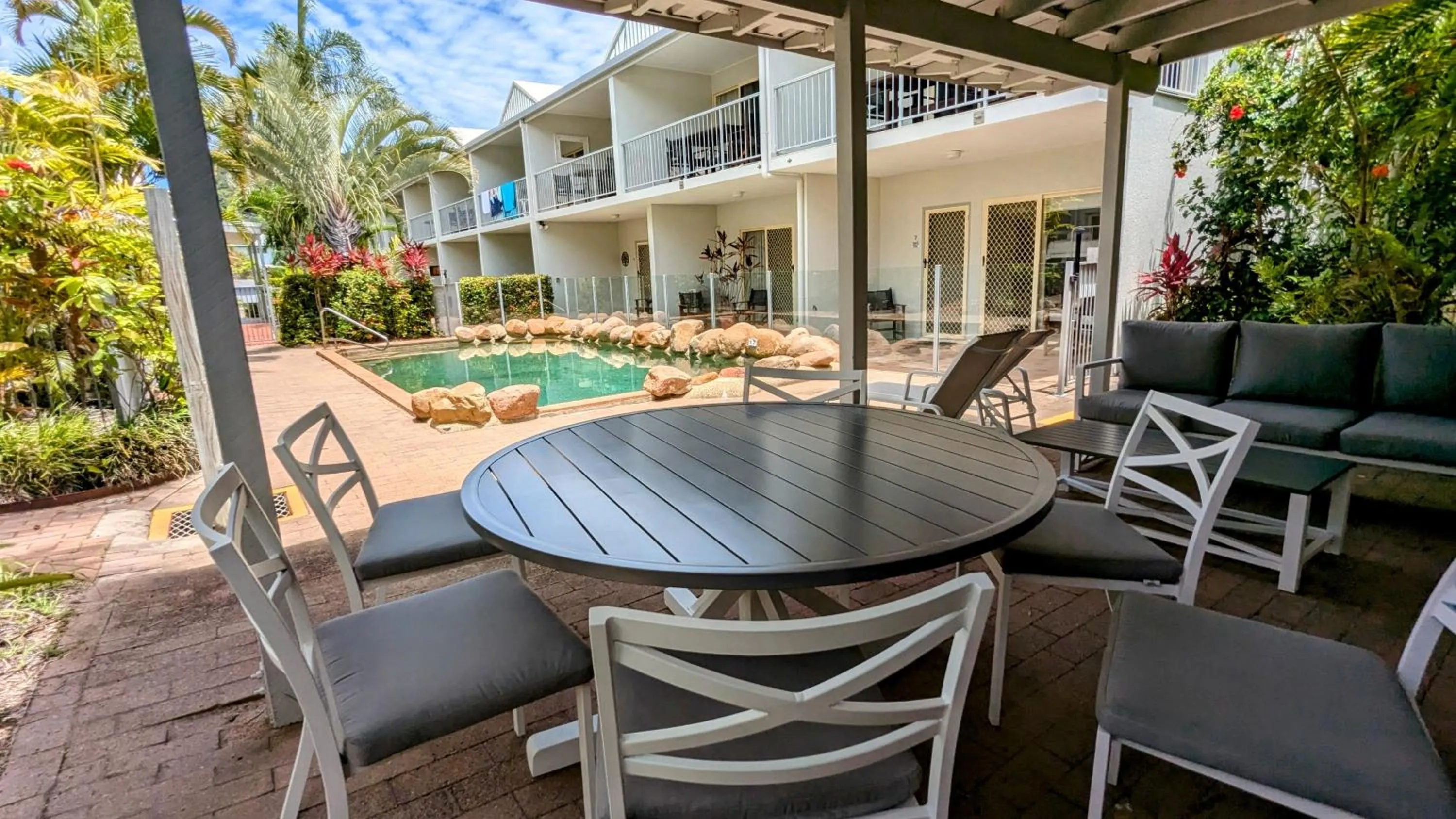 BBQ facilities in Sails On Horseshoe