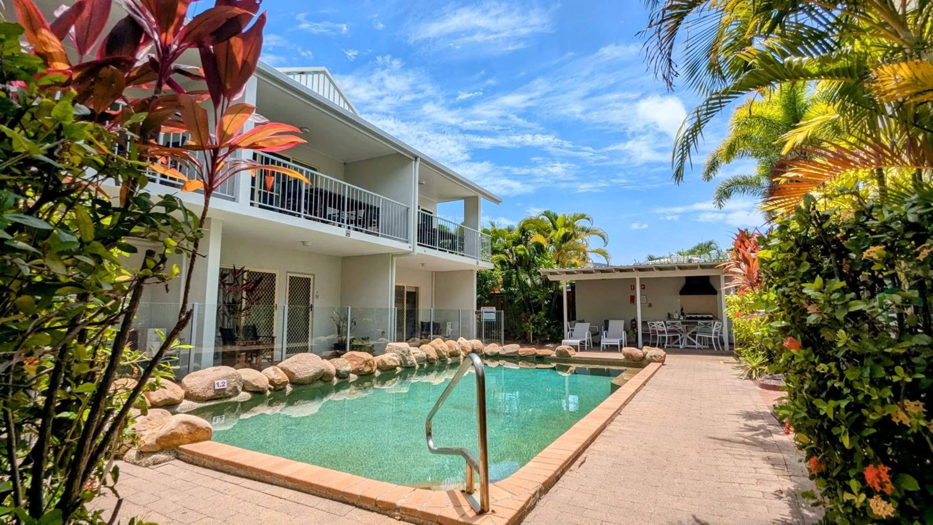 Swimming pool in Sails On Horseshoe