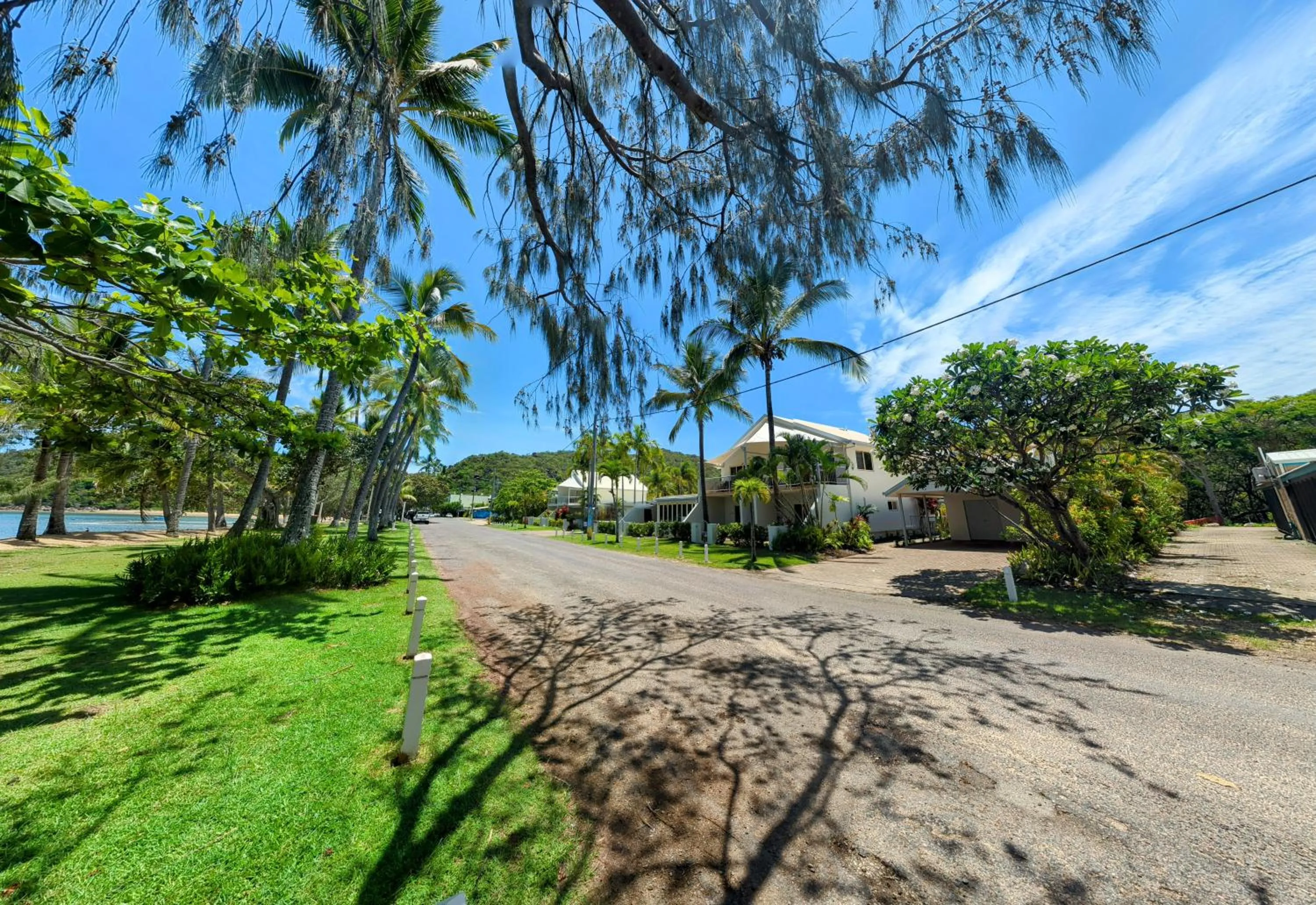 Quiet street view in Sails On Horseshoe