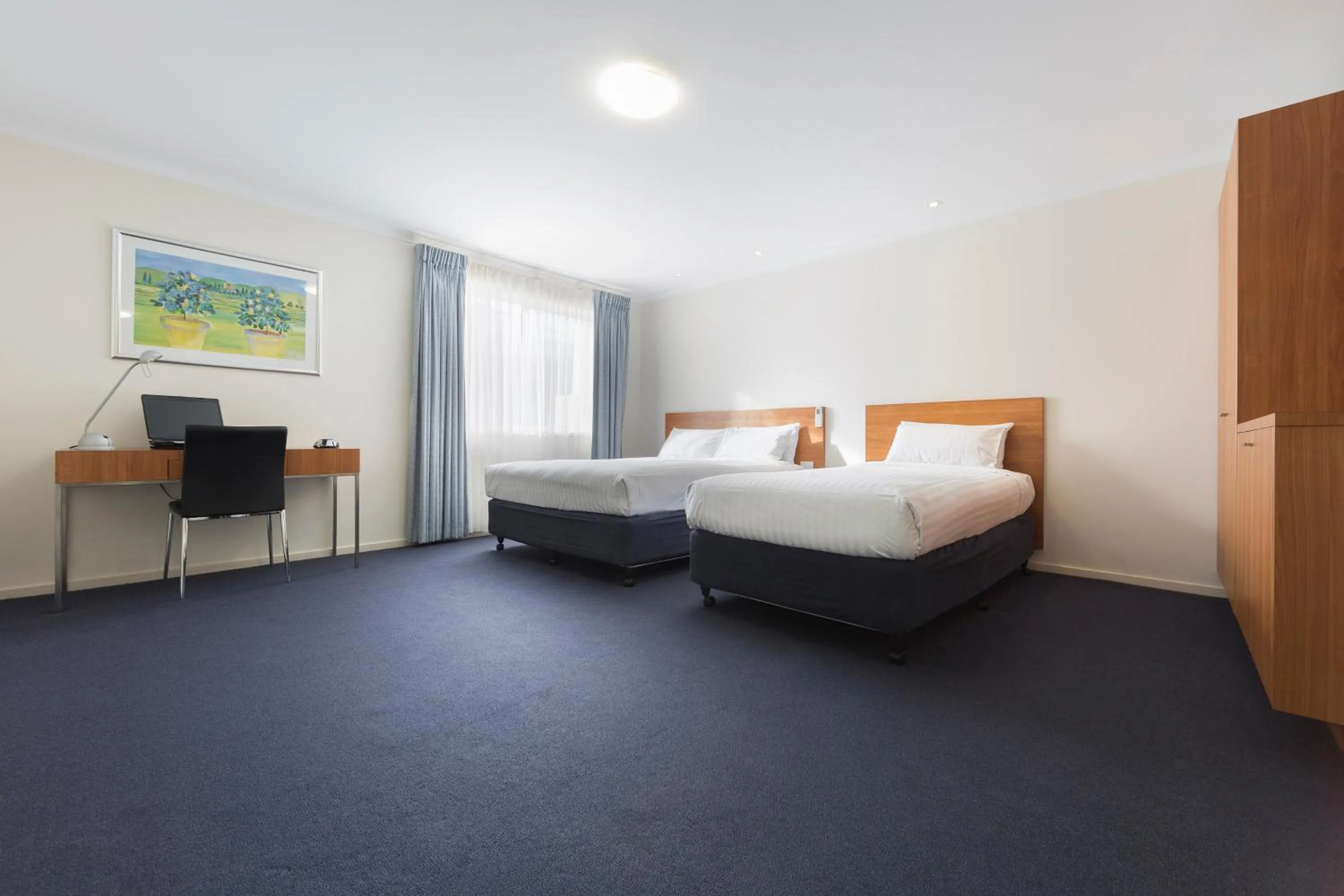 Photo of the whole room in Ramada Encore by Wyndham Belconnen Canberra