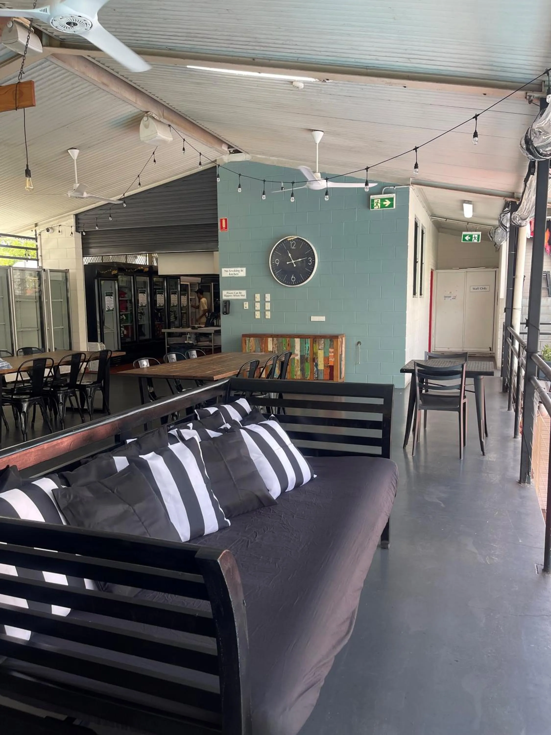 Communal kitchen, Bed in Youth Shack Backpackers Darwin