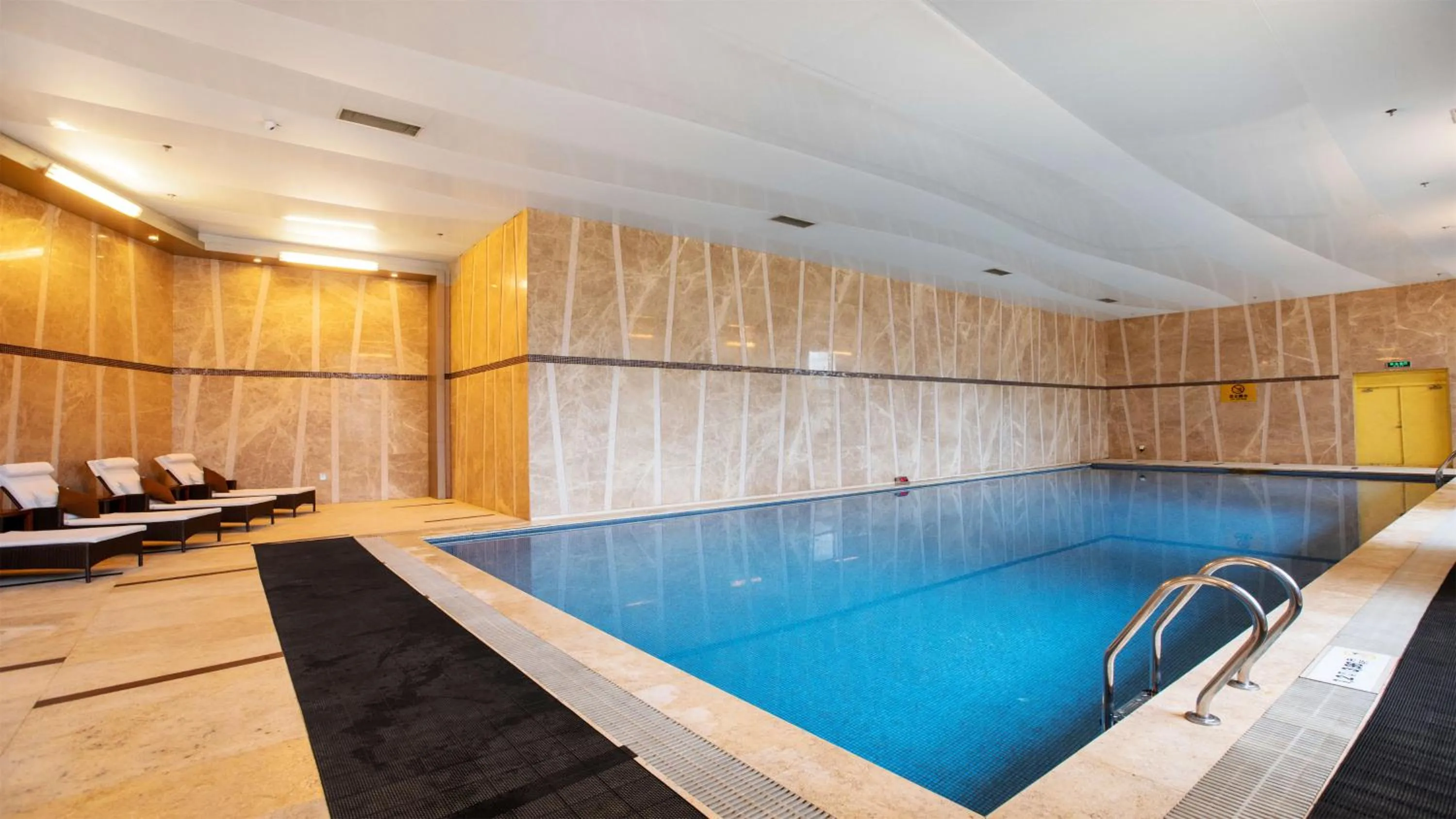 Swimming pool in Holiday Inn Mudanjiang by IHG