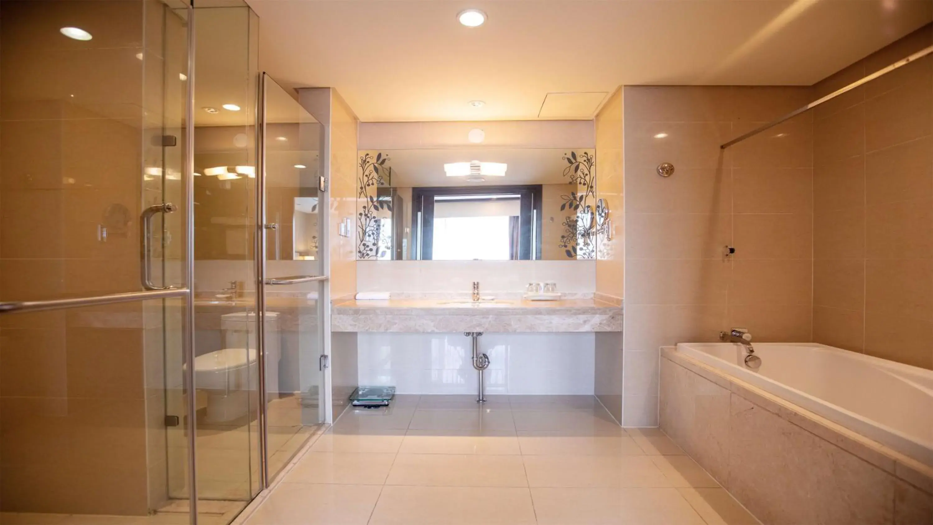 One-Bedroom Suite with Kitchen in Holiday Inn Mudanjiang by IHG One-Bedroom Suite with Kitchen in Holiday Inn Mudanjiang by IHG