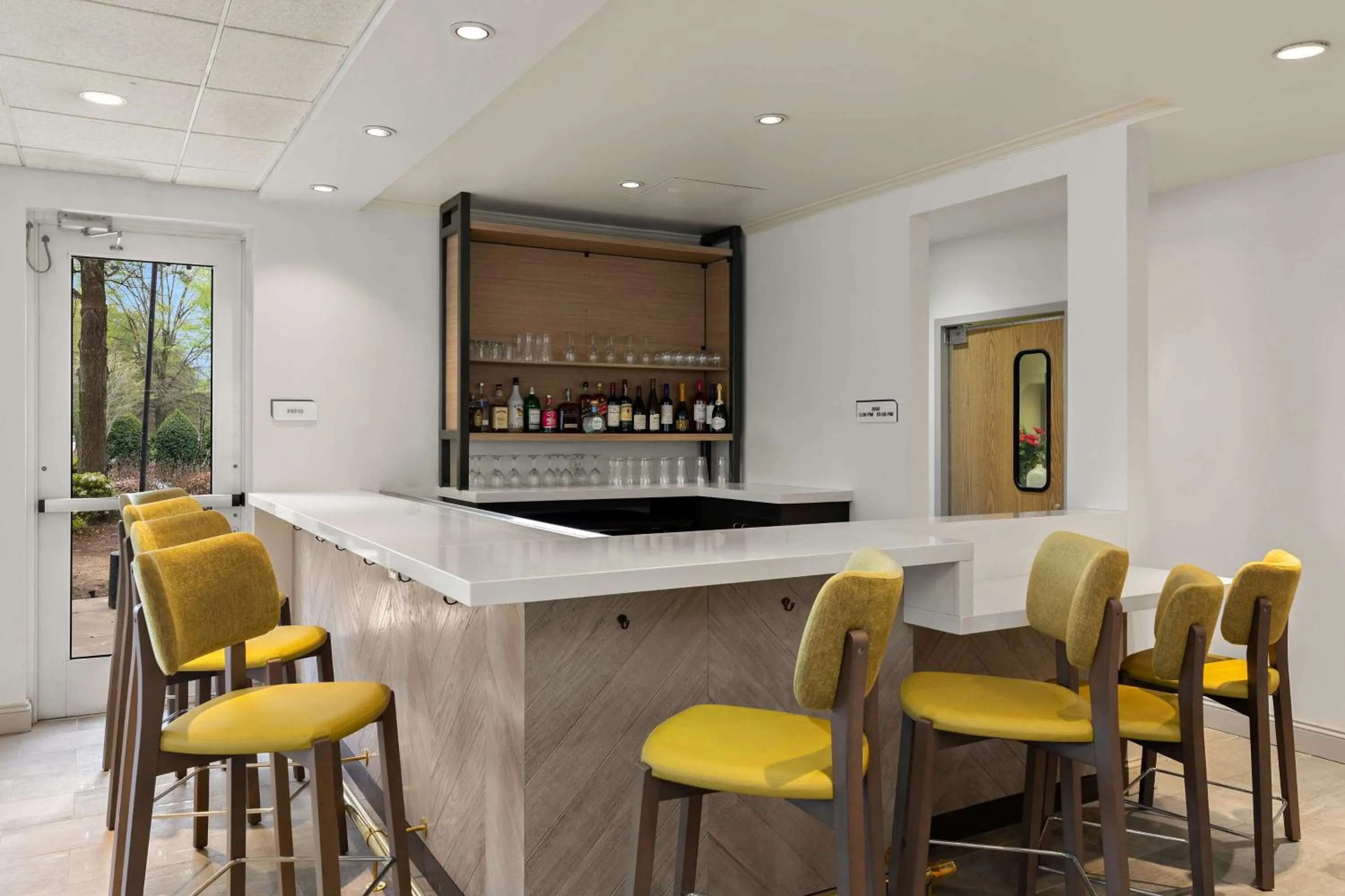 Lounge or bar in Hilton Garden Inn Atlanta East/Stonecrest