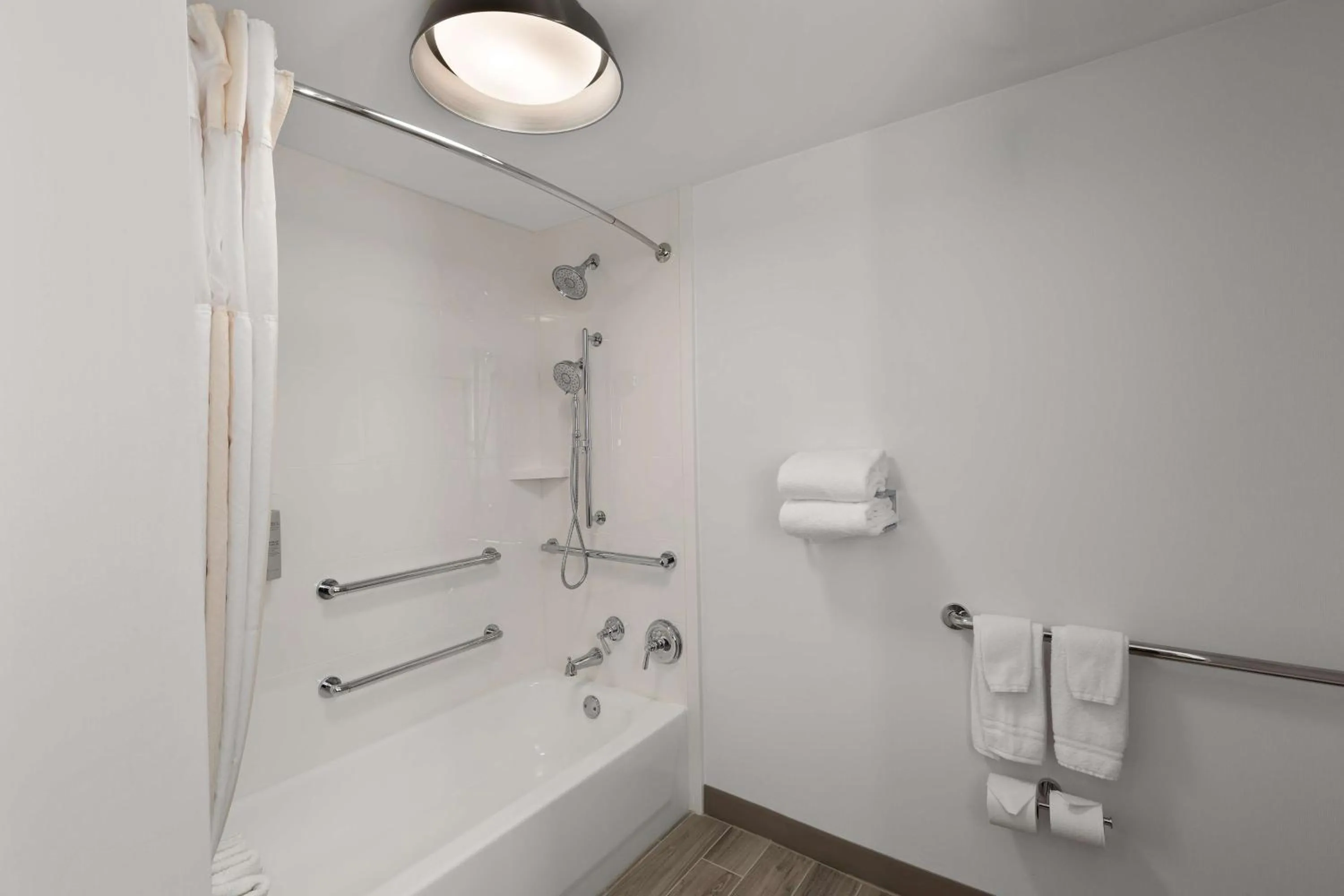 Bathroom in Hilton Garden Inn Atlanta East/Stonecrest