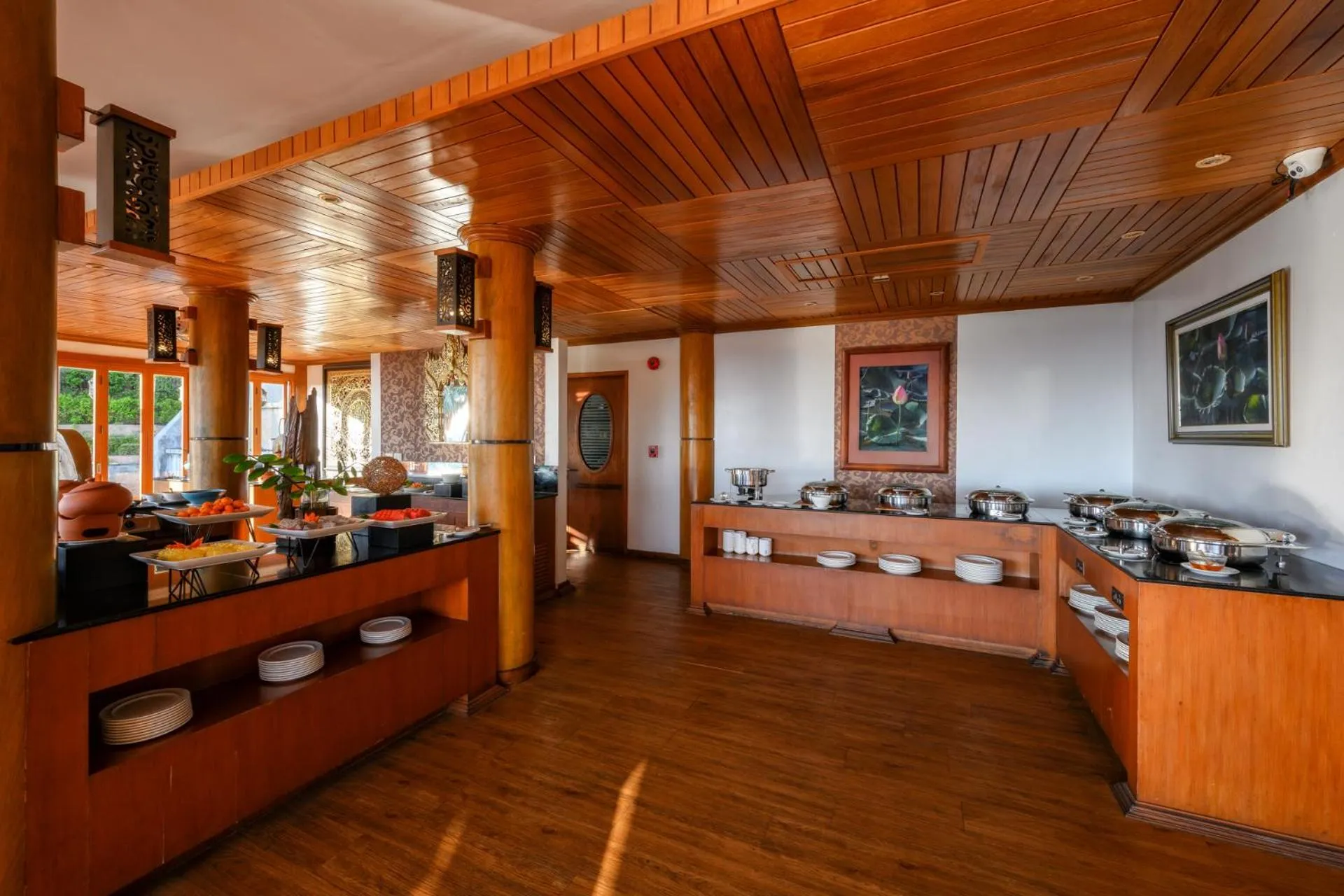 Restaurant/places to eat in Karon Phunaka Resort