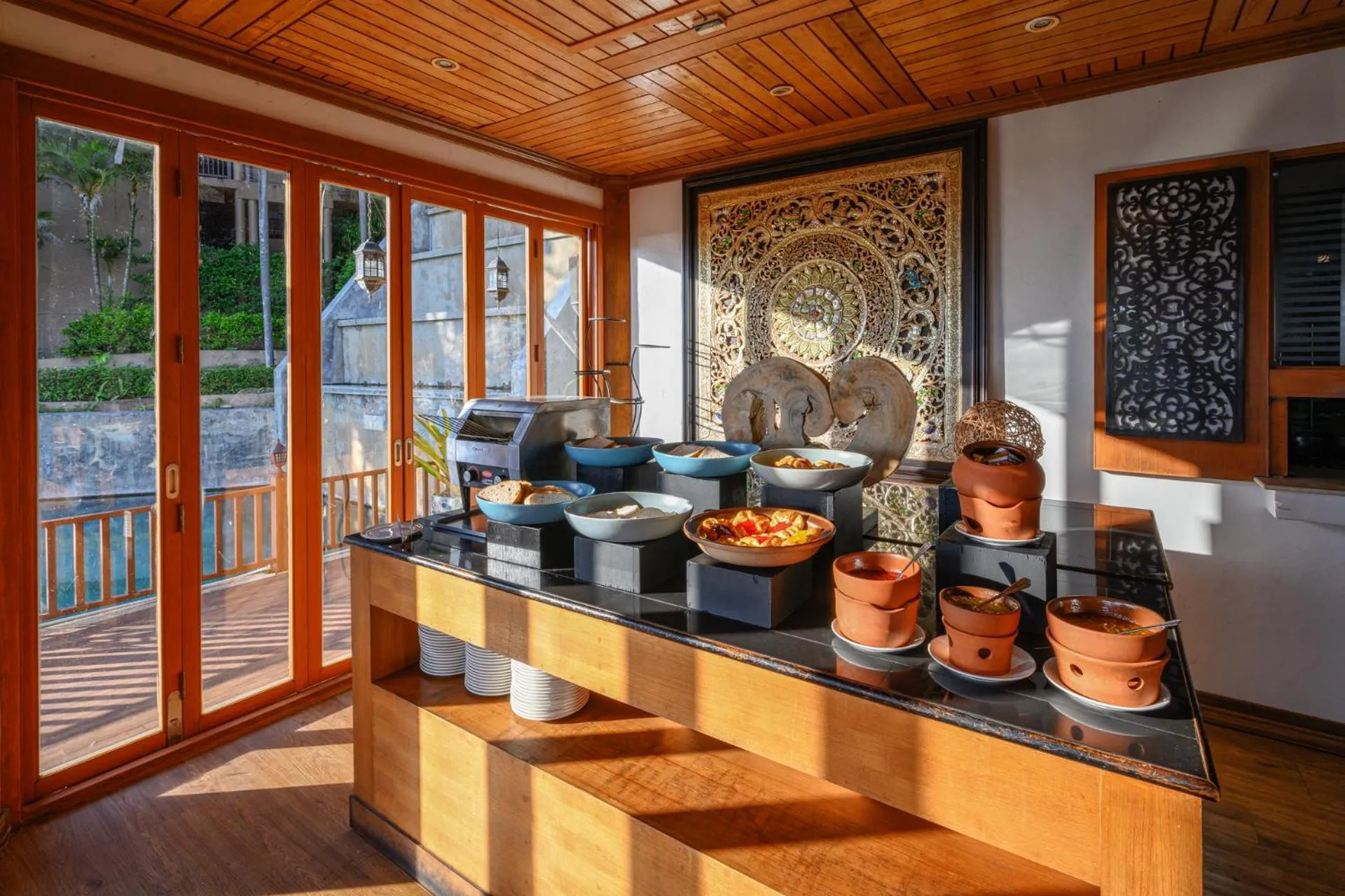 Restaurant/places to eat in Karon Phunaka Resort