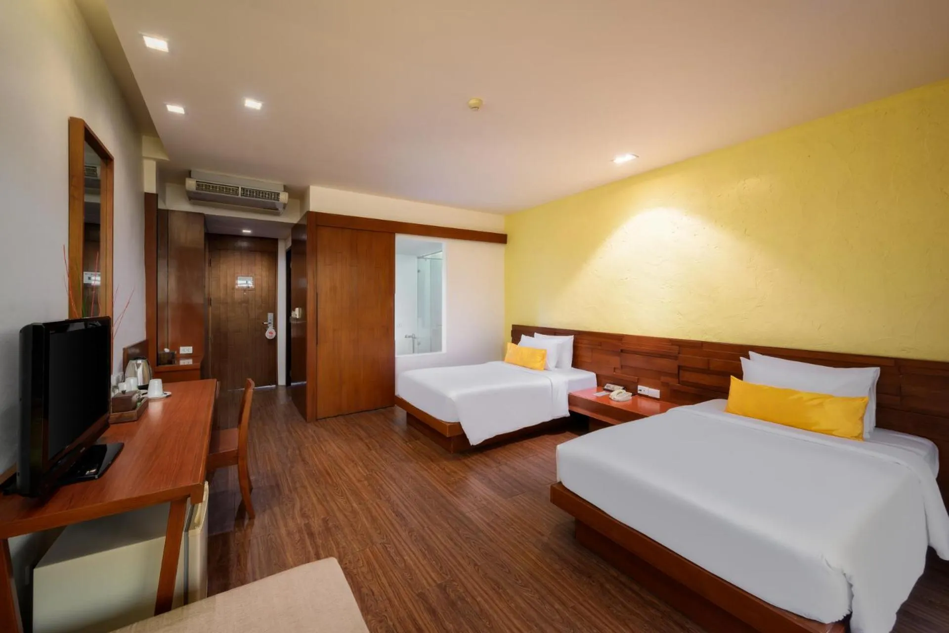 Bedroom, Bed in Karon Phunaka Resort