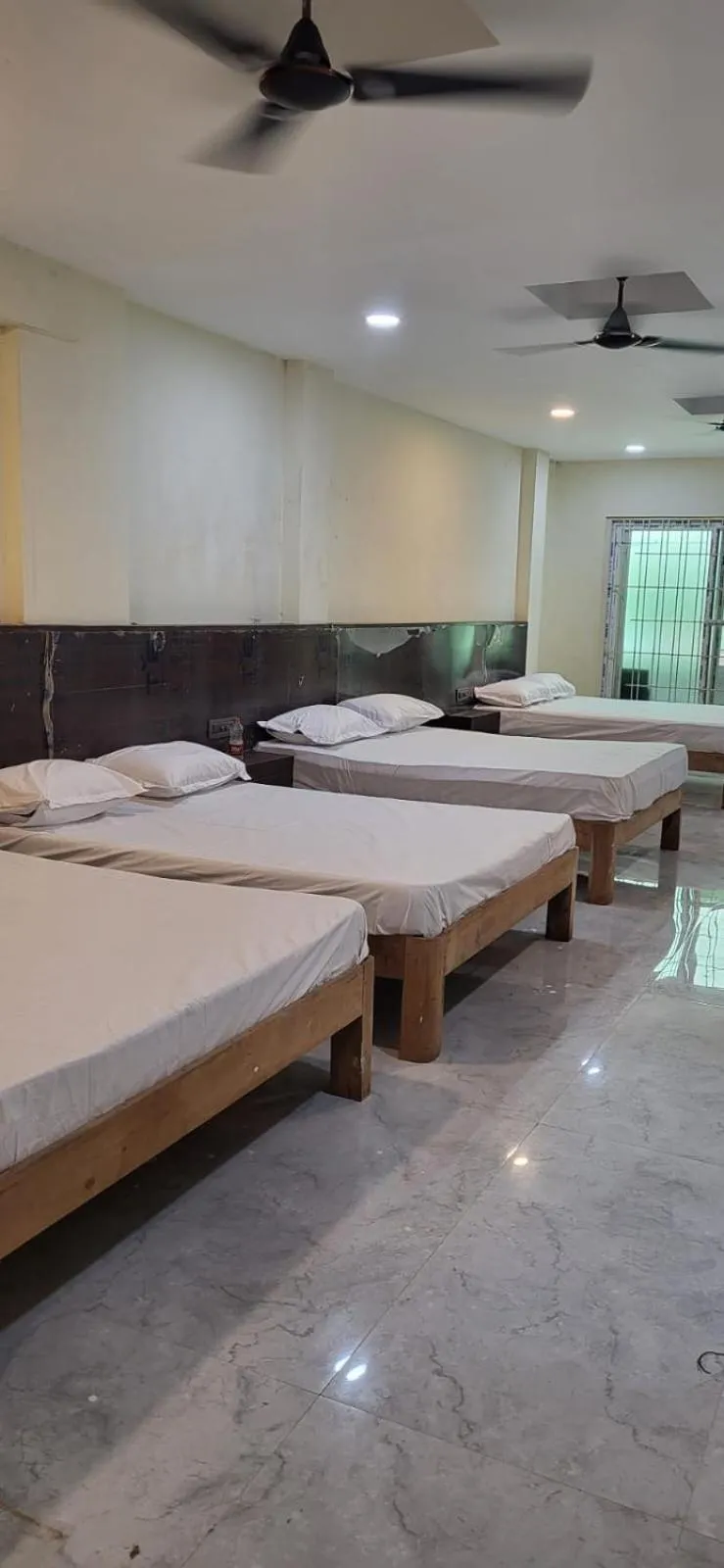 Bed in SGS Residency