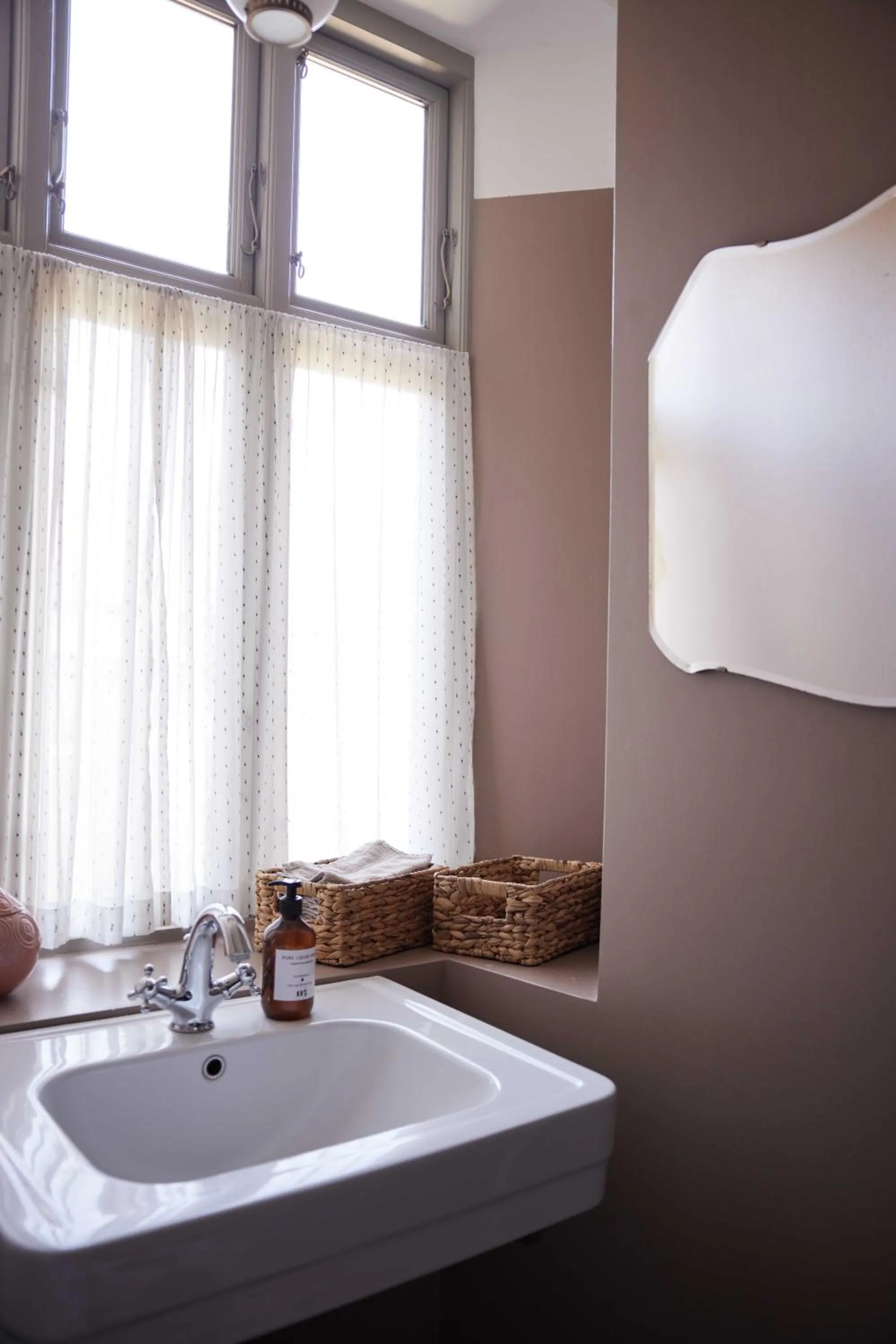 Bathroom in Rye115 Hotel