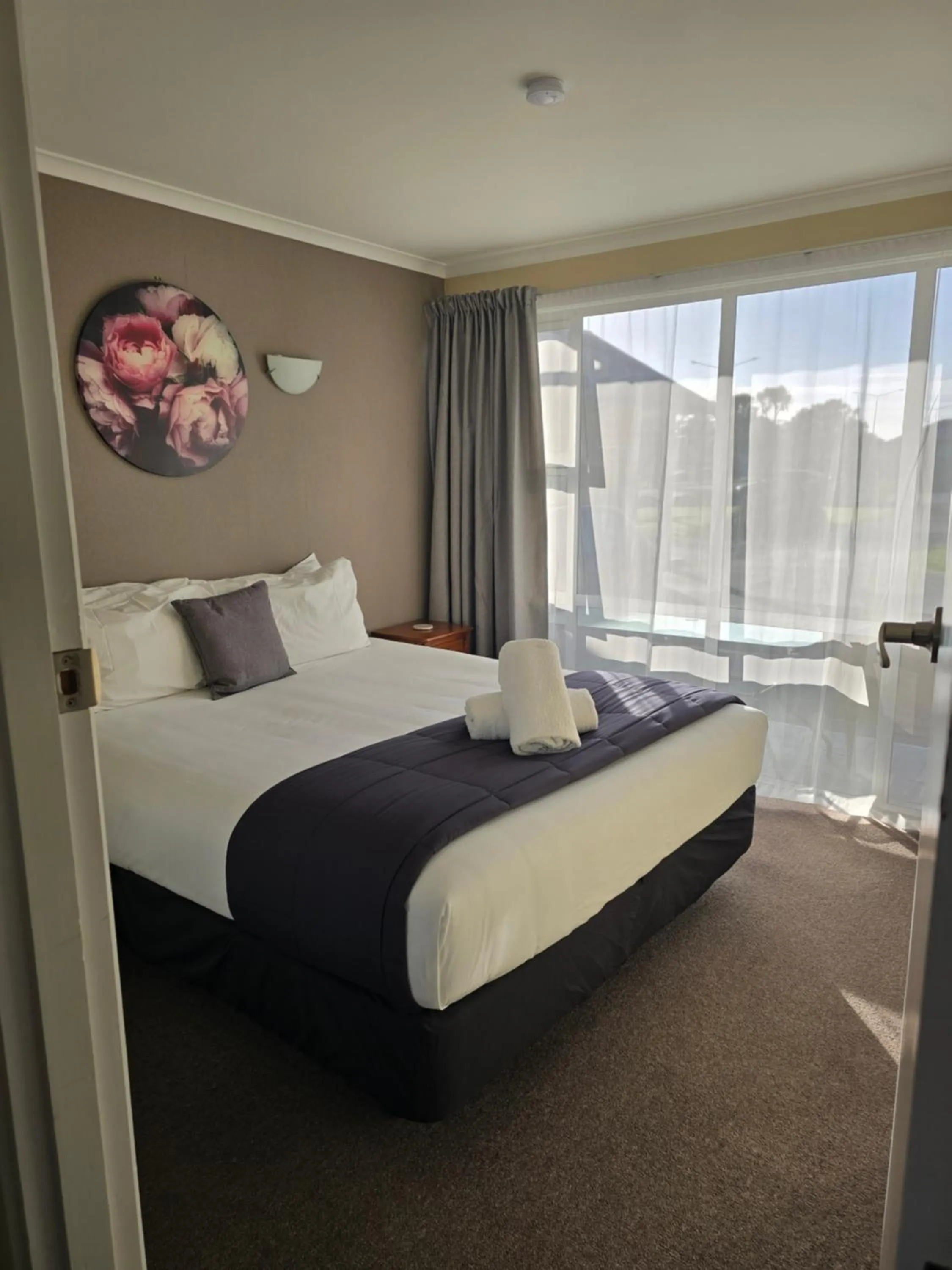 Bed in Monarch Motel