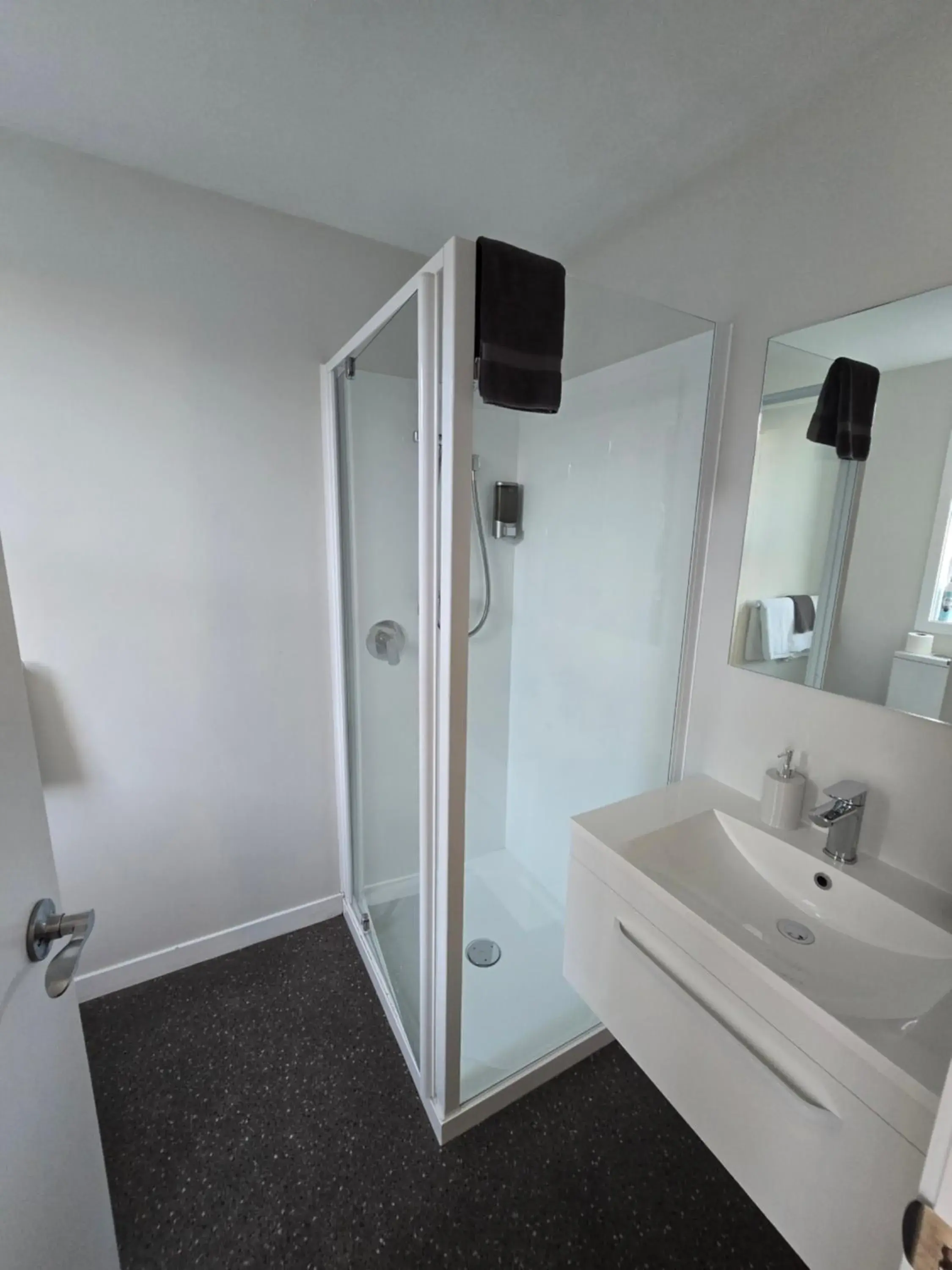 One-Bedroom Apartment (4 Adults) in Monarch Motel One-Bedroom Apartment (4 Adults) in Monarch Motel