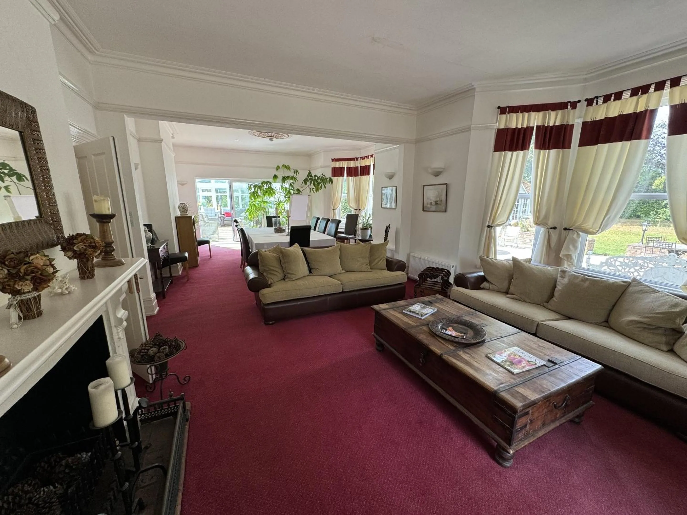 Living room in Hookwood Lodge London Gatwick