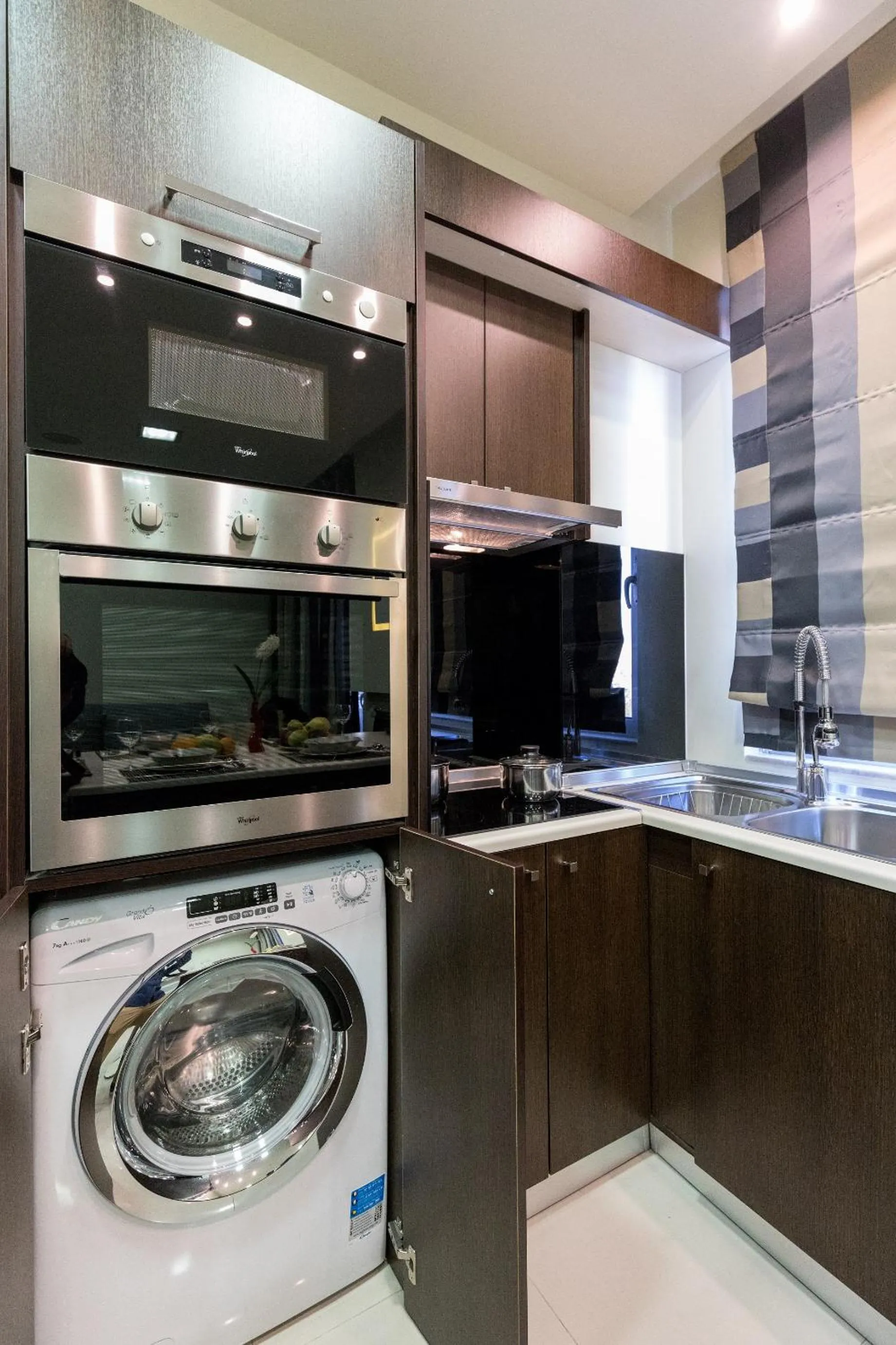 Kitchen or kitchenette in Rhodes Central Suite